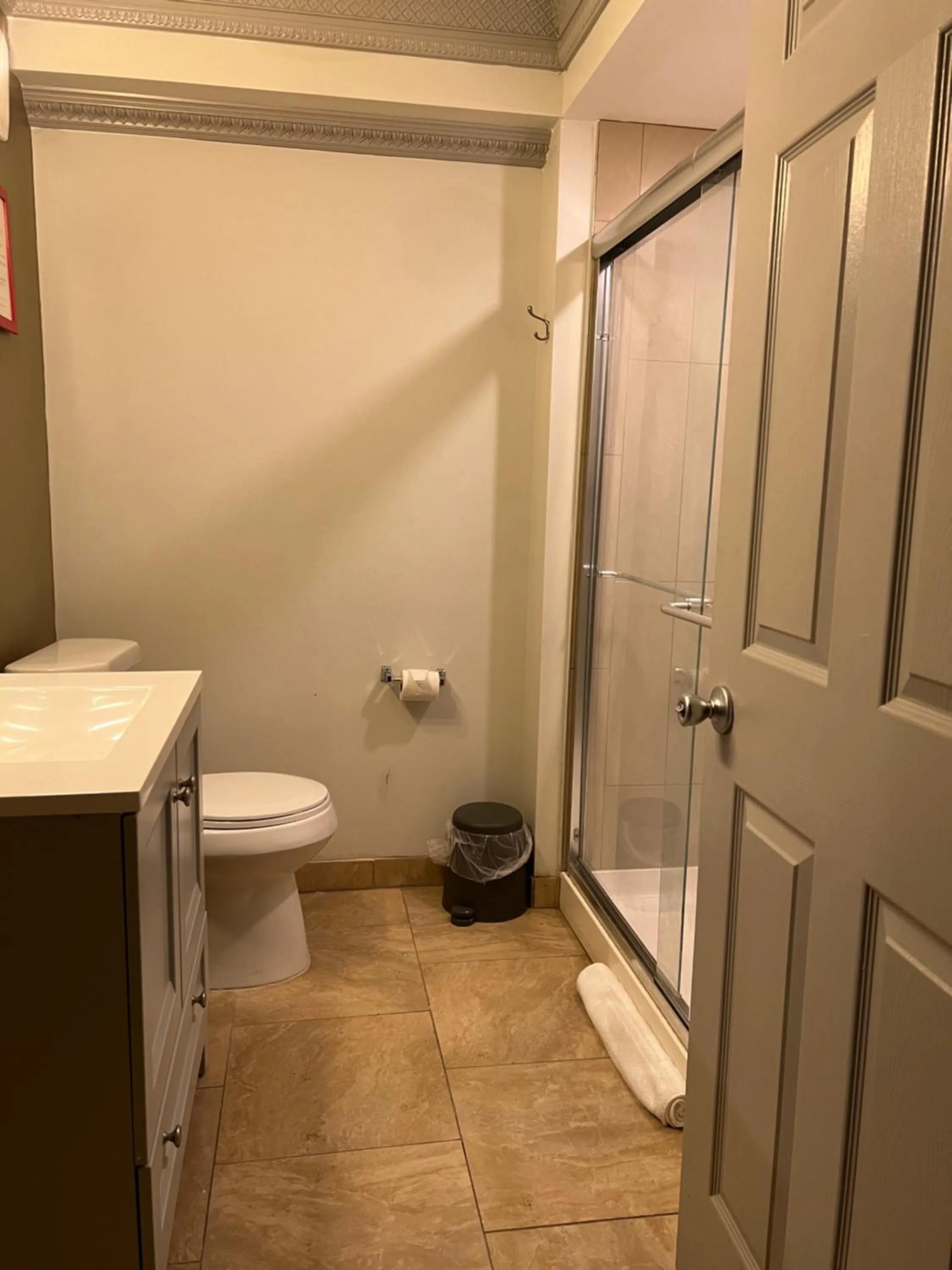 Shower in Chateau Suites