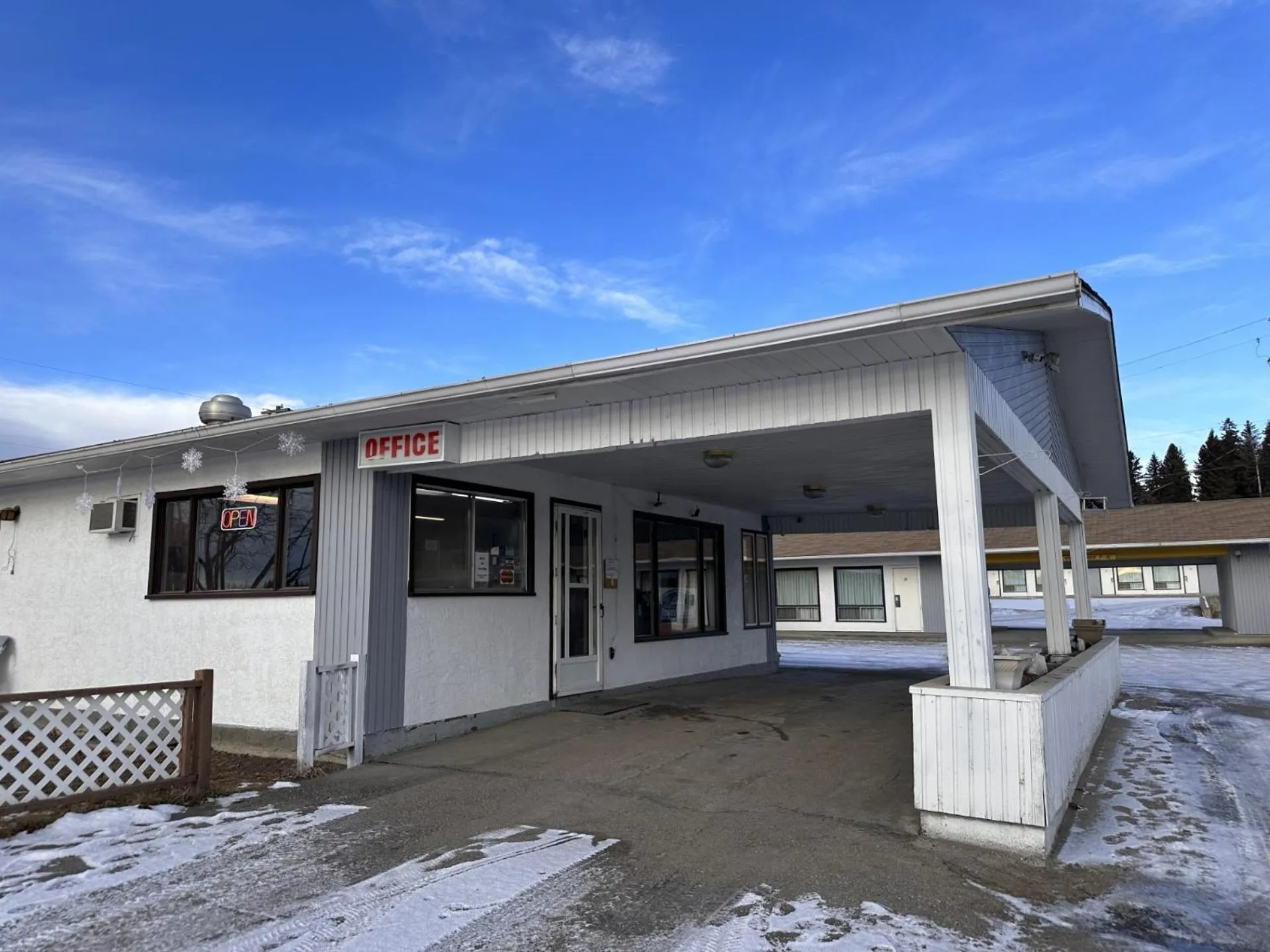 Property building in Howard Johnson by Wyndham Edson