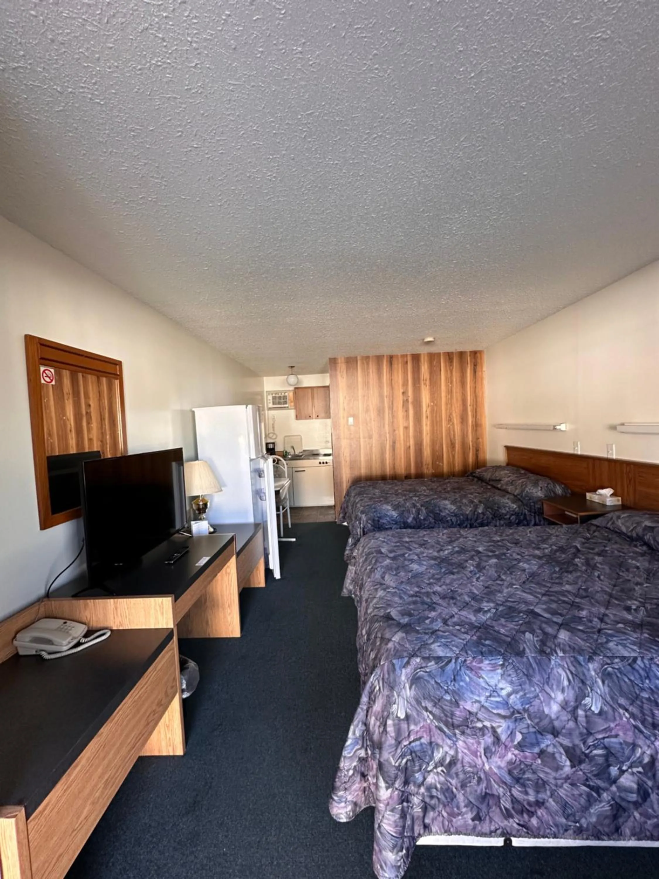 Bedroom, Bed in Howard Johnson by Wyndham Edson