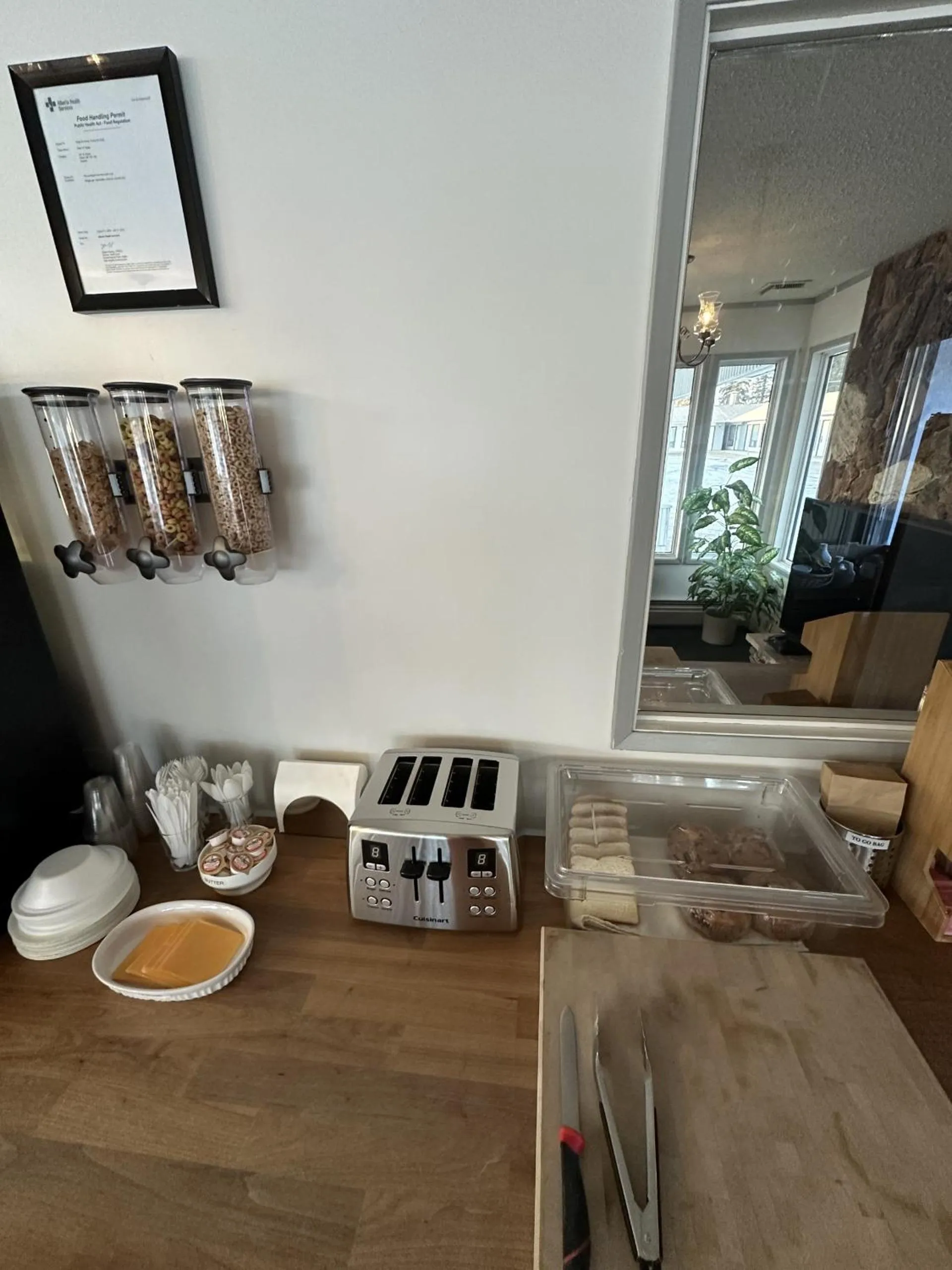 Breakfast in Howard Johnson by Wyndham Edson