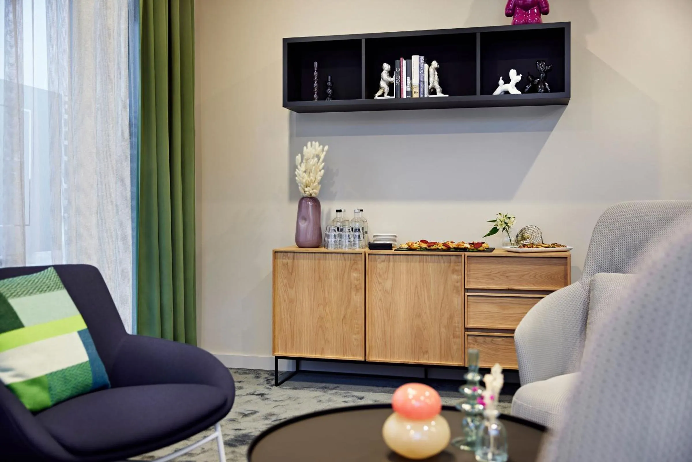 Seating area in LEGERE EXPRESS Bielefeld