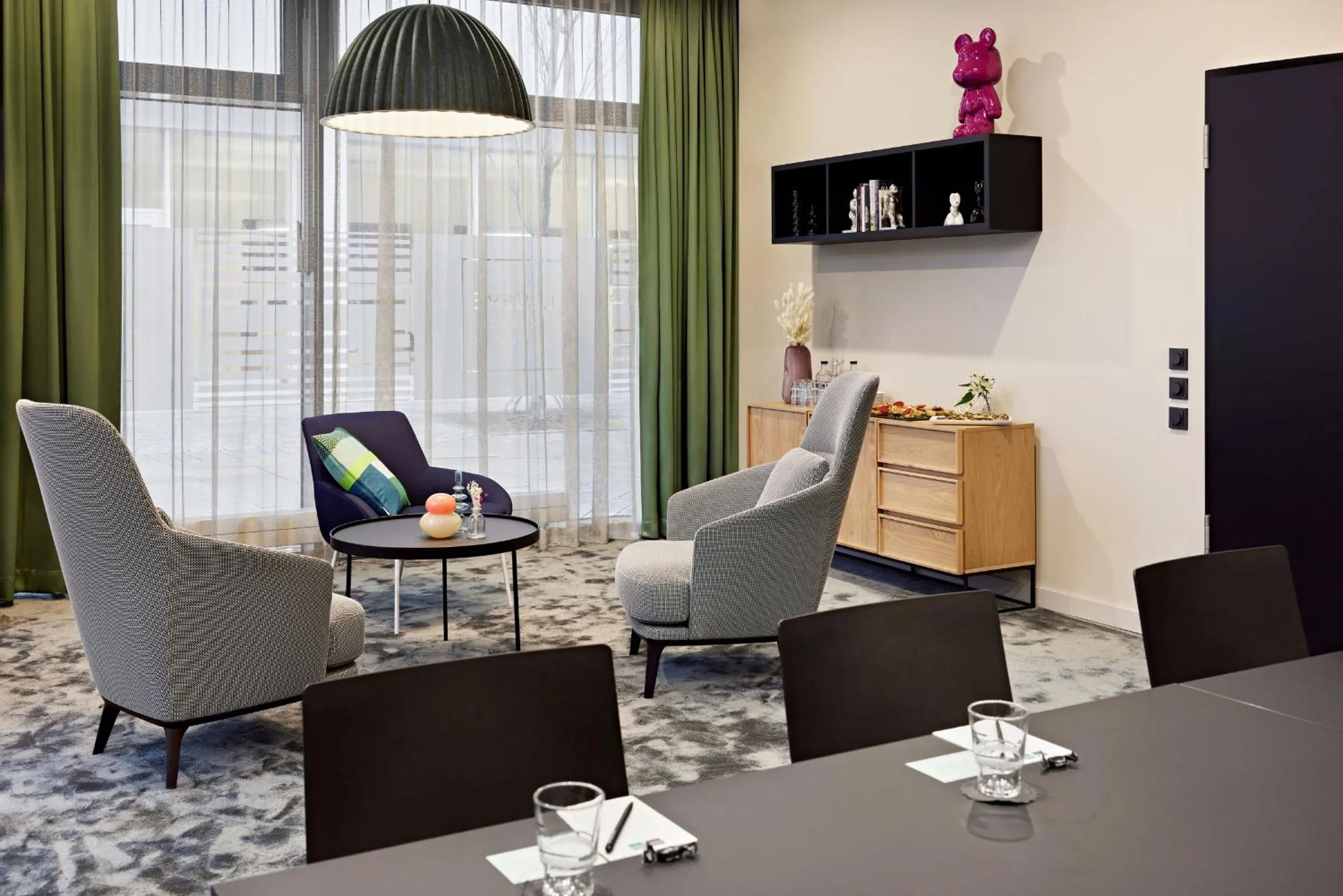 Seating area in LEGERE EXPRESS Bielefeld