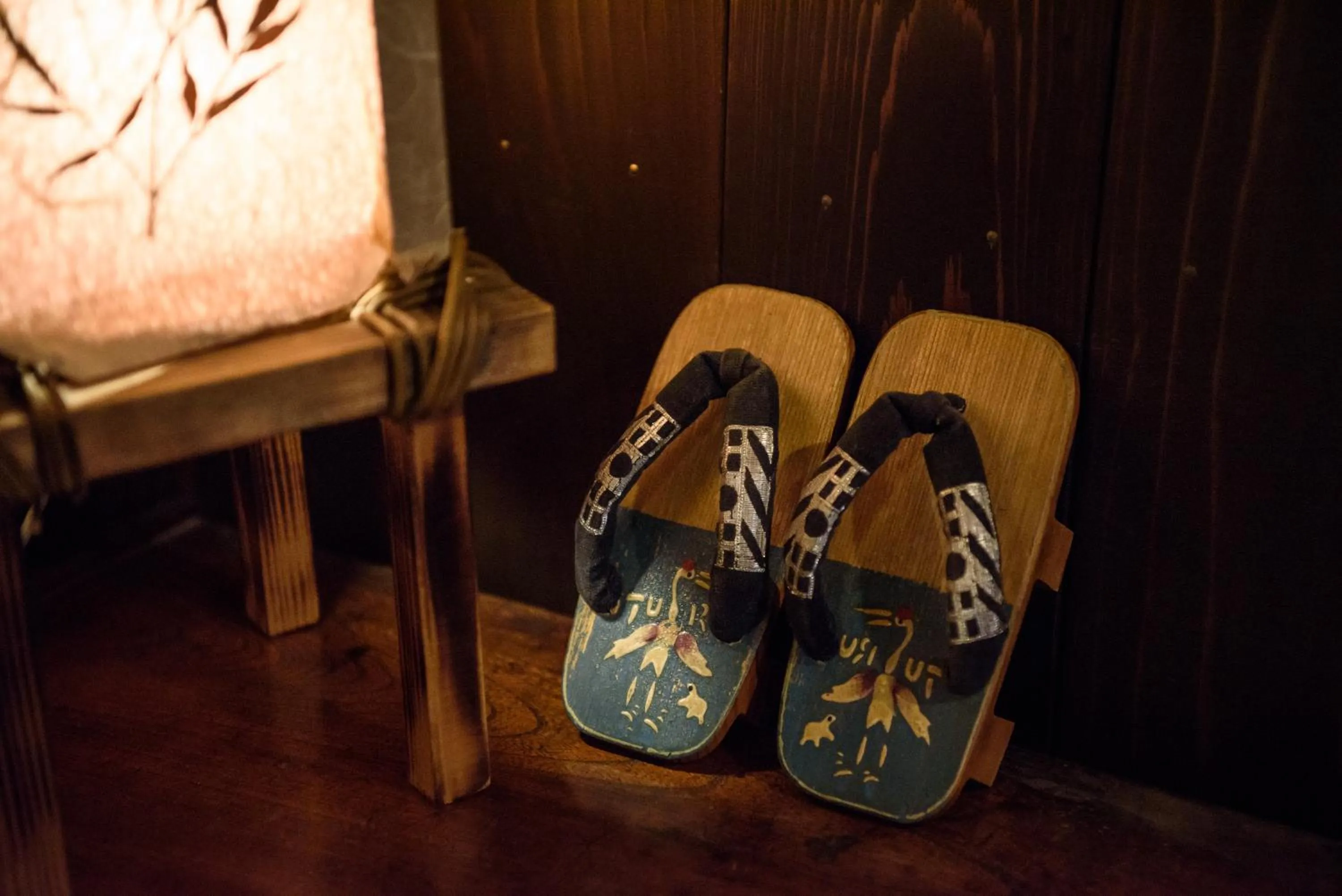 Decorative detail in Yunohira Kamiyanagiya