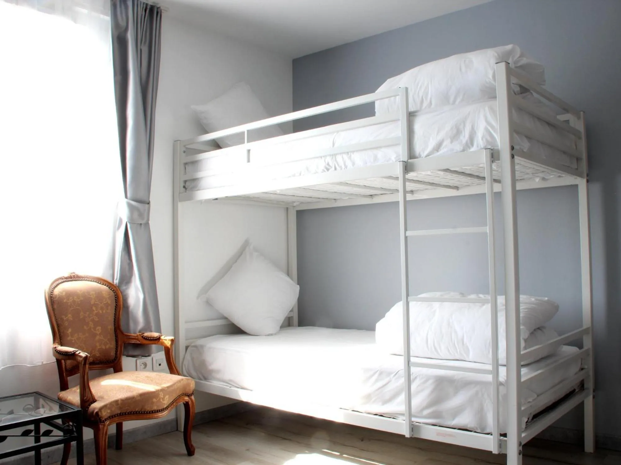 bunk bed, Bed in Saglam Hôtel