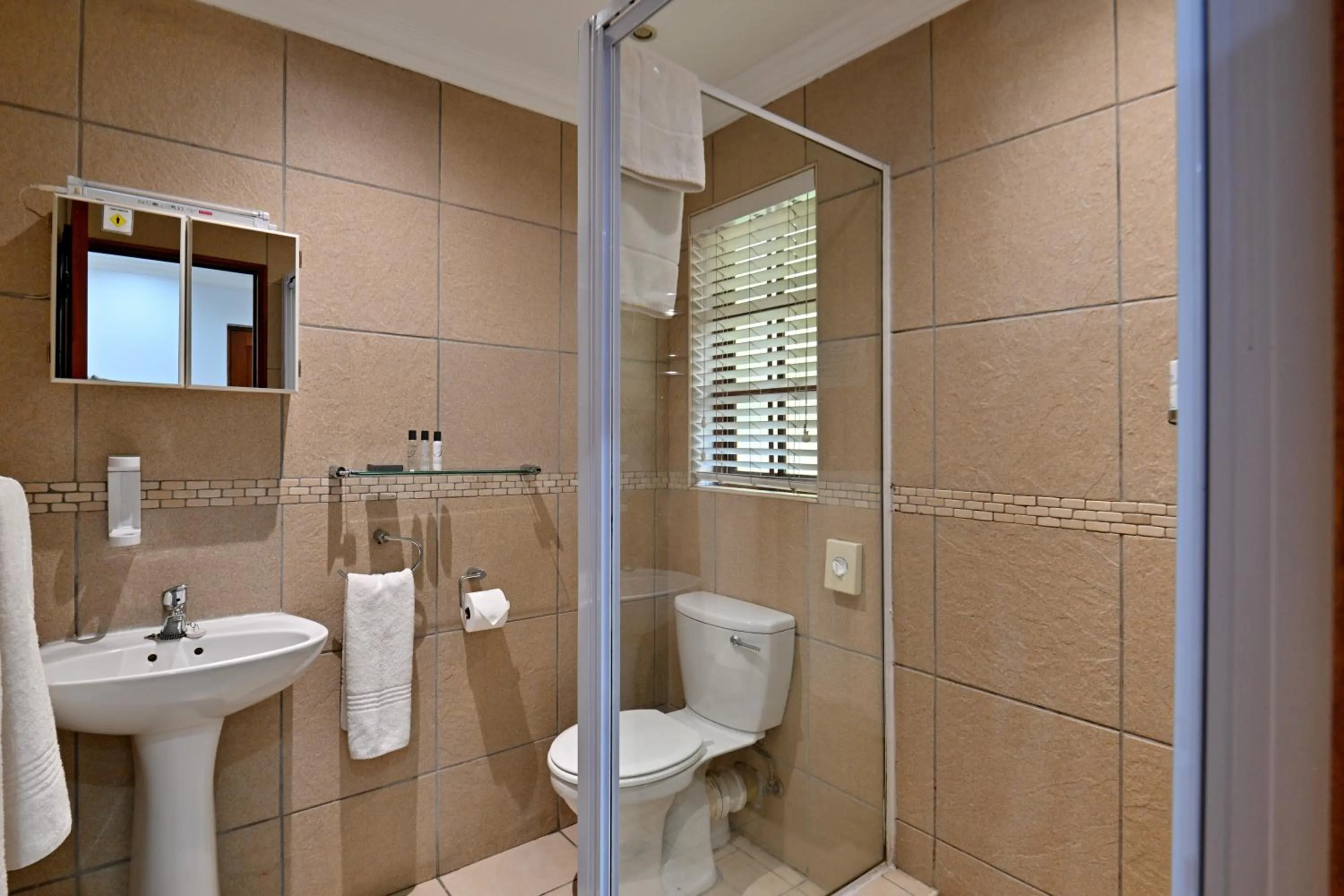 Shower in Rivonia Premier Lodge