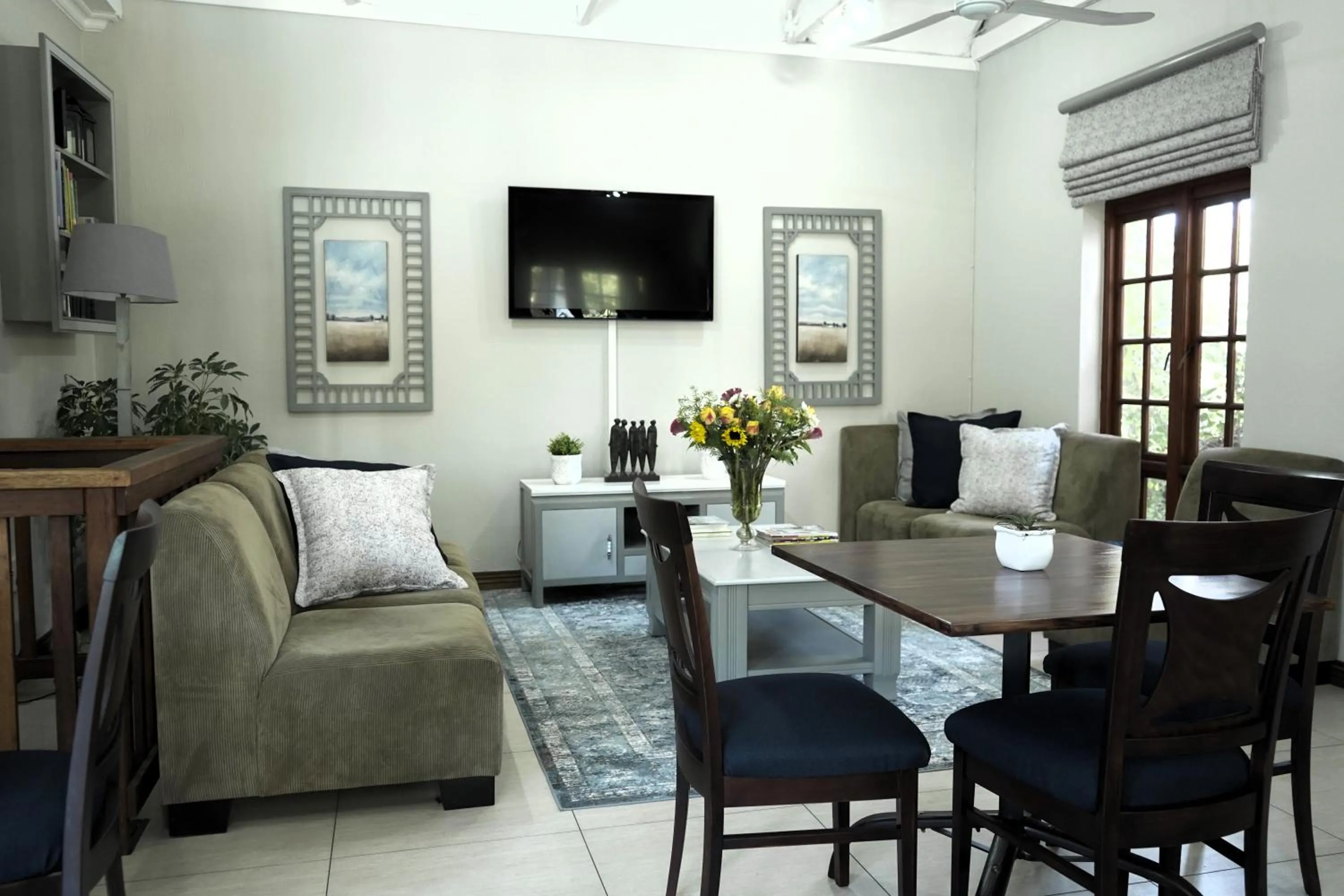 Living room in Rivonia Premier Lodge