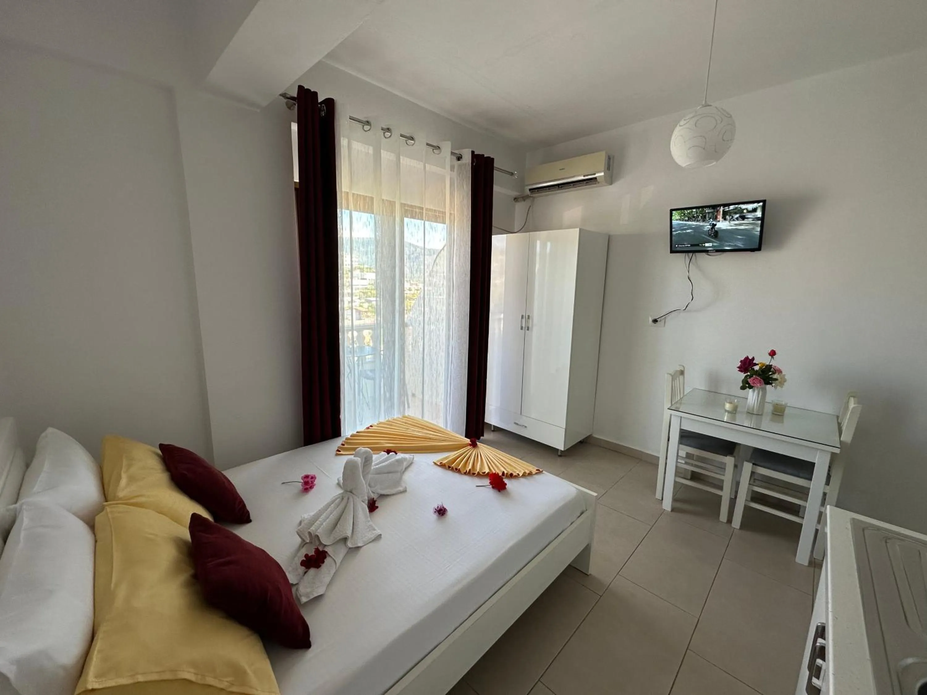 Bed in Vila Renato Ksamil