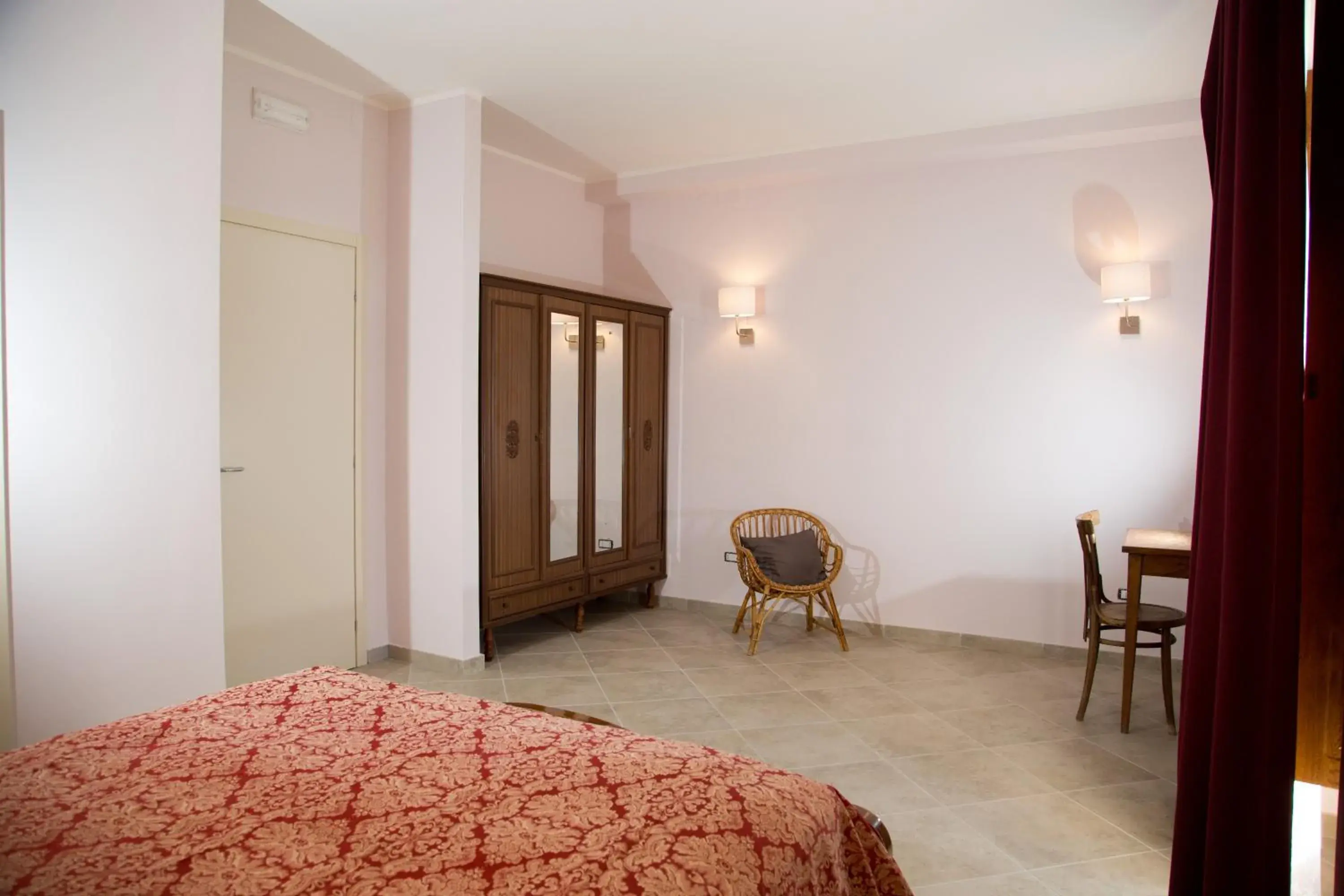 Double Room with Private Bathroom - single occupancy in Il Moro Bianco Double Room with Private Bathroom - single occupancy in Il Moro Bianco
