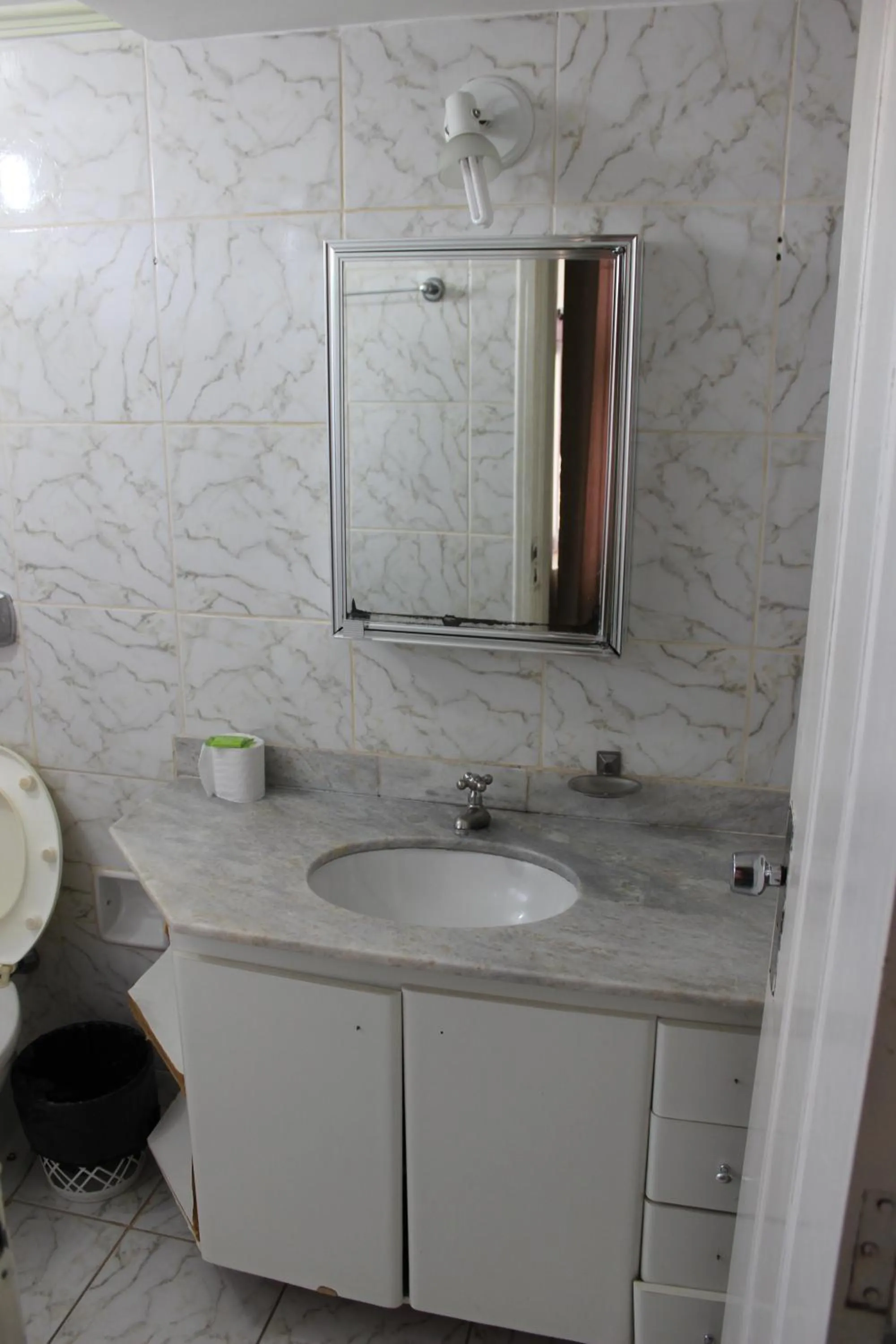 Bathroom in Apart Service Araras - VPC