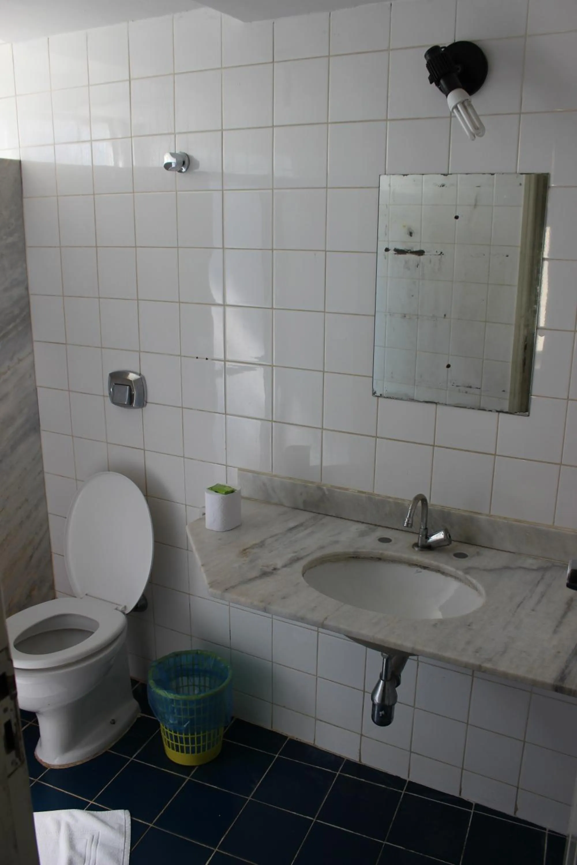 Bathroom in Apart Service Araras - VPC