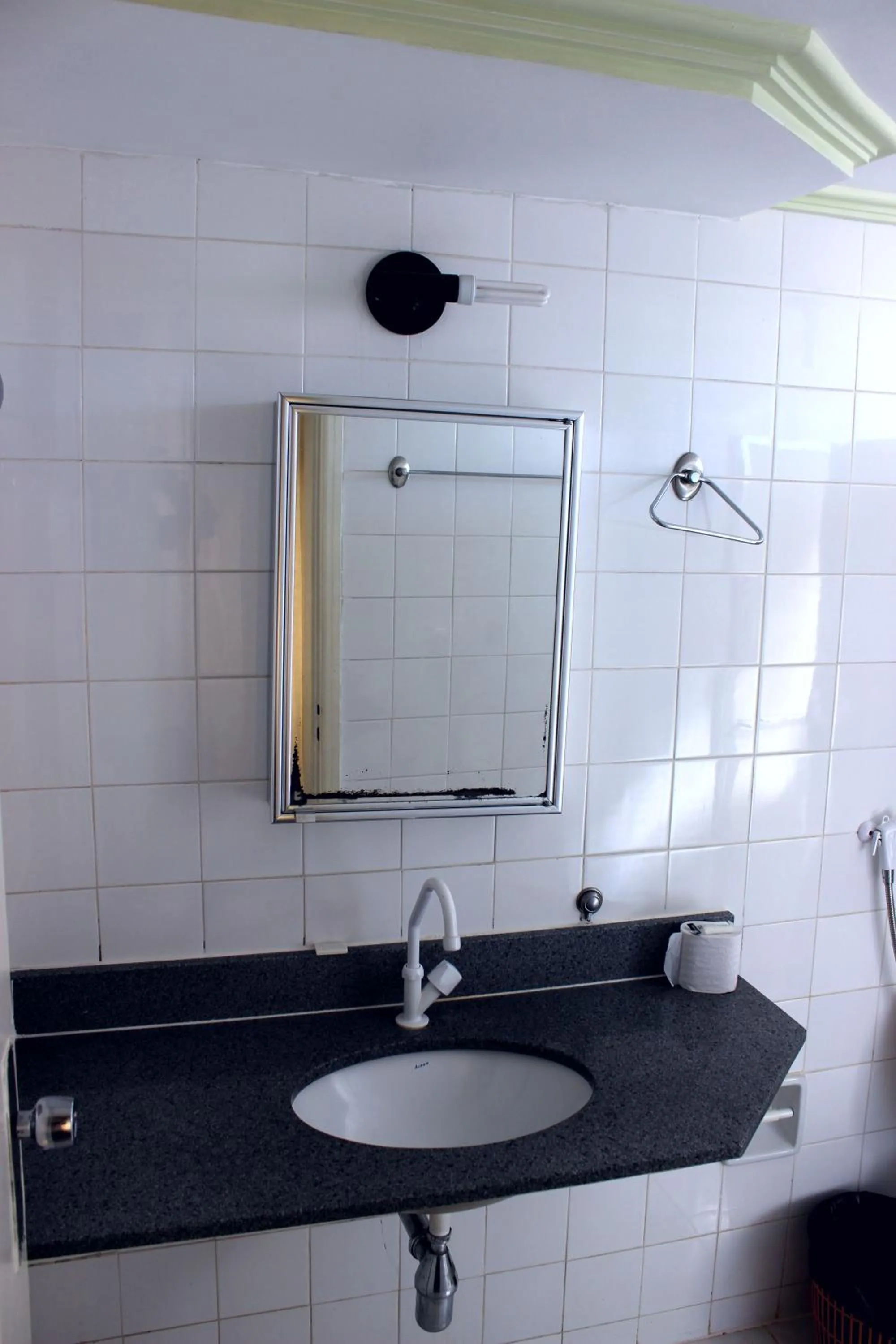 Bathroom in Apart Service Araras - VPC