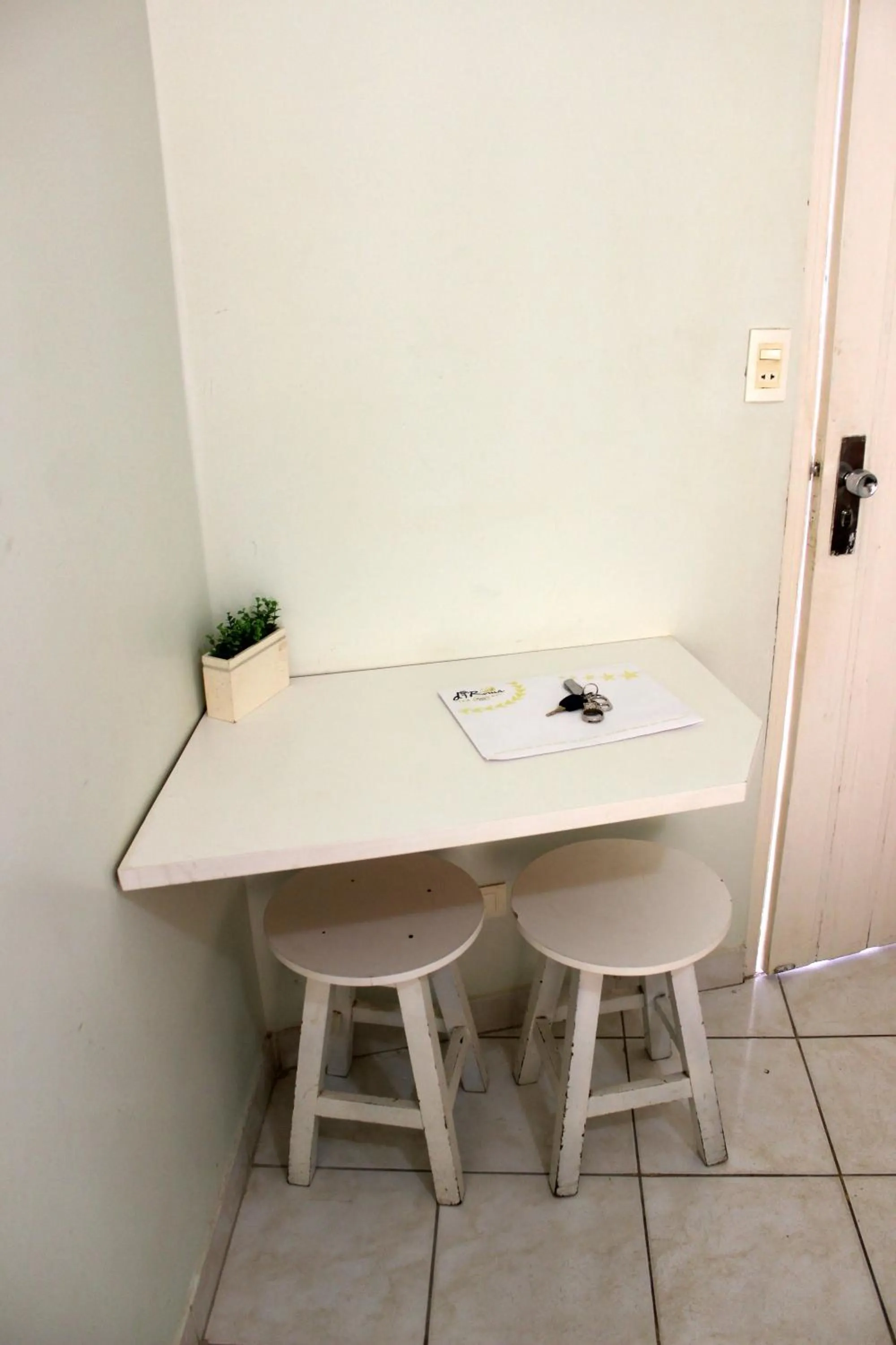 Decorative detail in Apart Service Araras - VPC