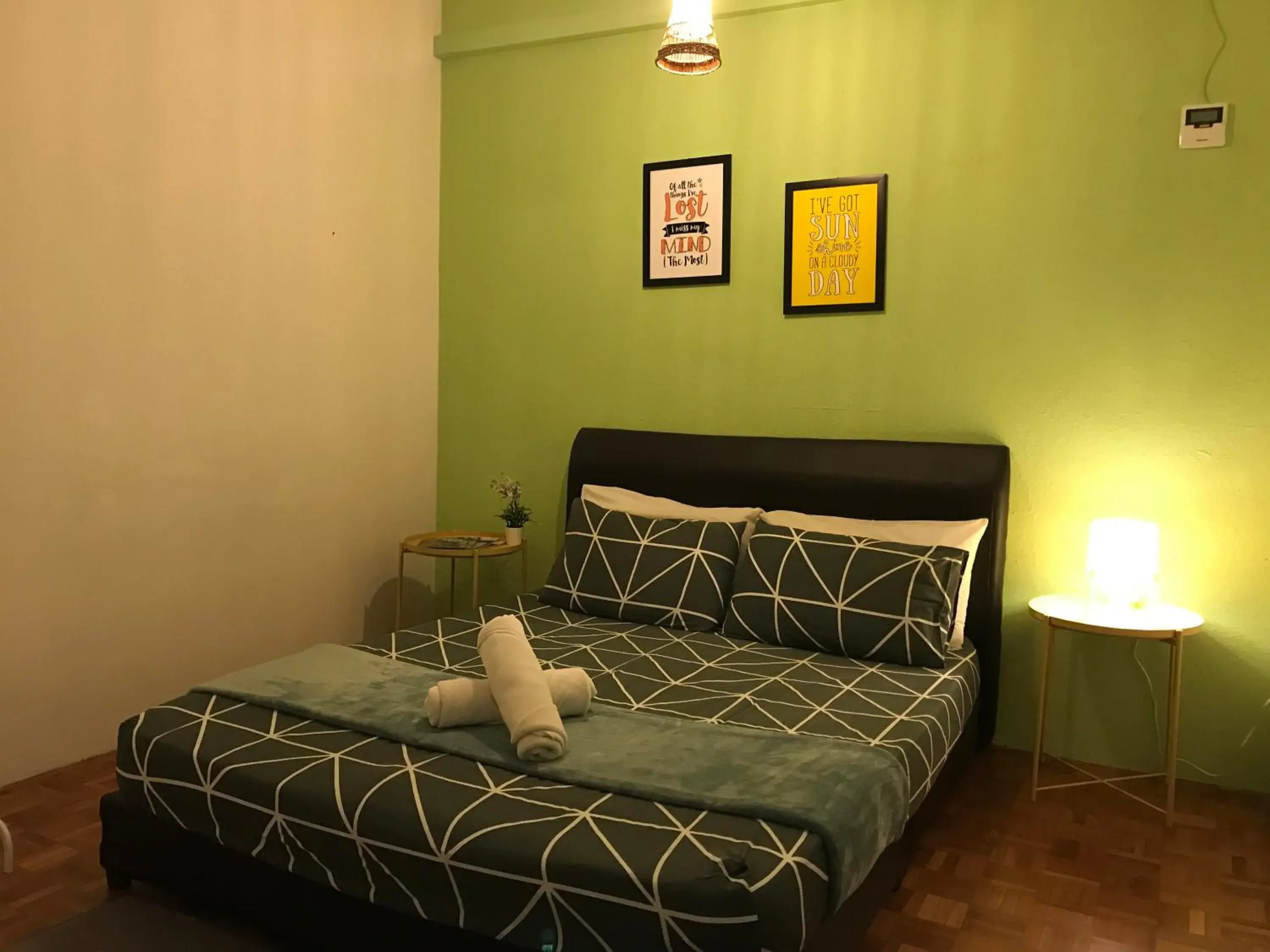 Double Room with Shared Bathroom in Check In Lodge Double Room with Shared Bathroom in Check In Lodge