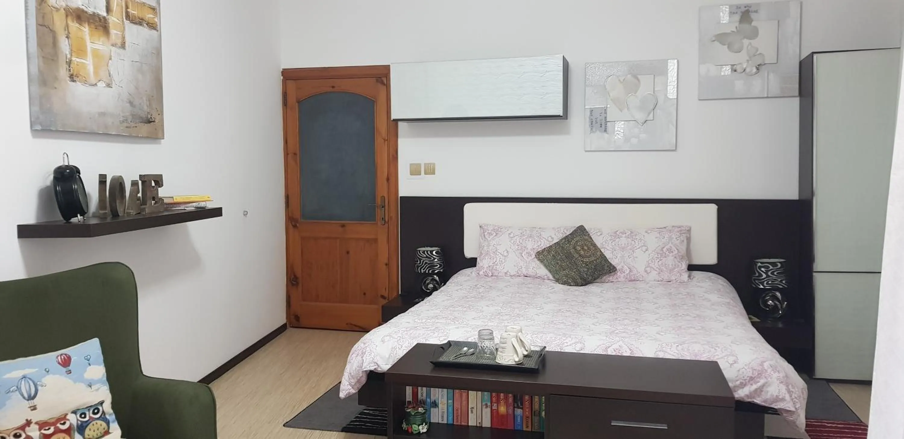 Bed in Sunshine Court