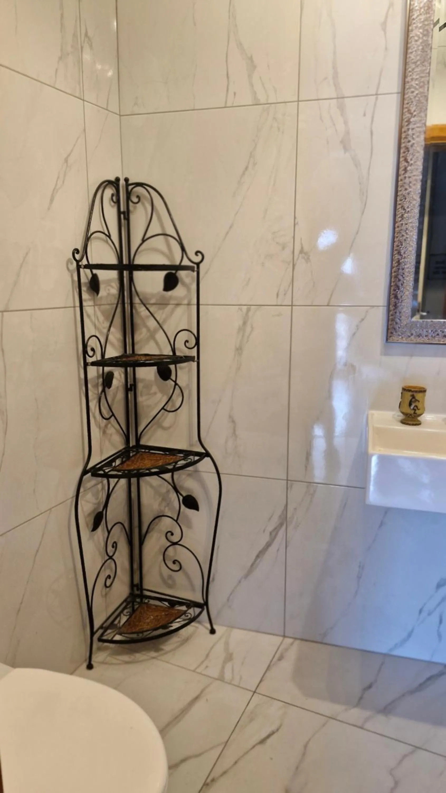 Toilet in Sunshine Court