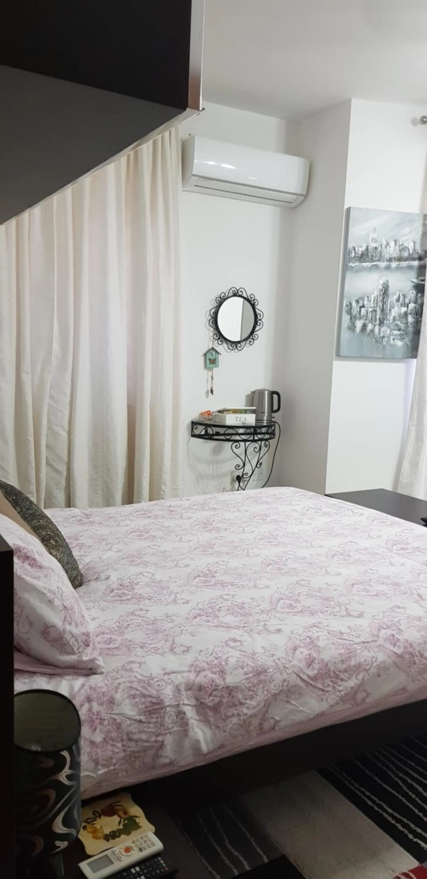 Bed in Sunshine Court