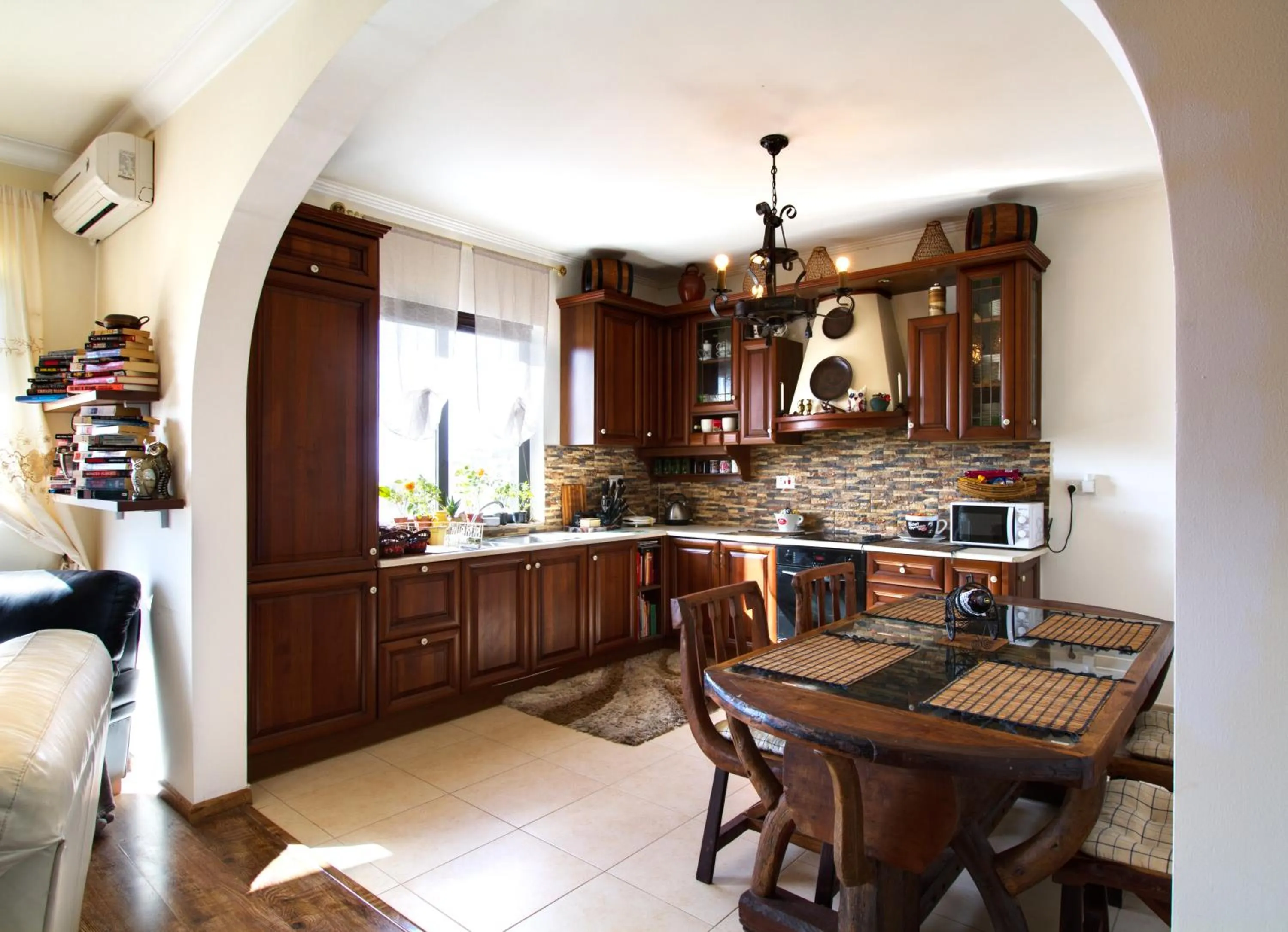 Communal lounge/ TV room in Sunshine Court