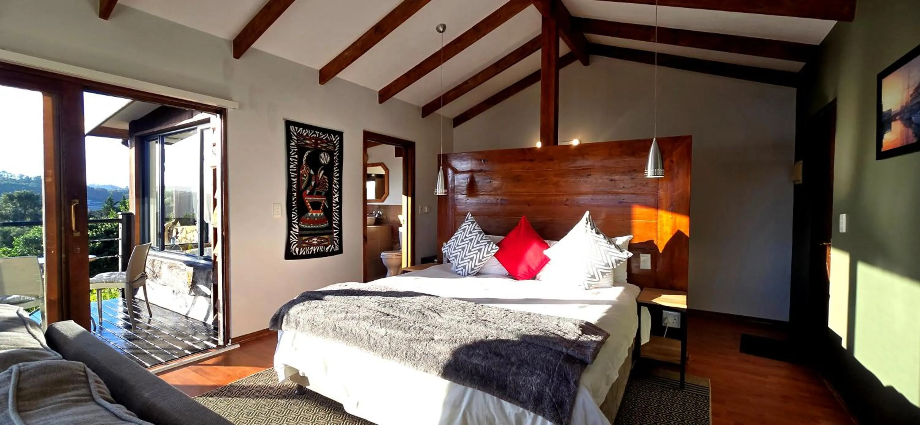 Bed in Elephant Hide of Knysna Guest Lodge
