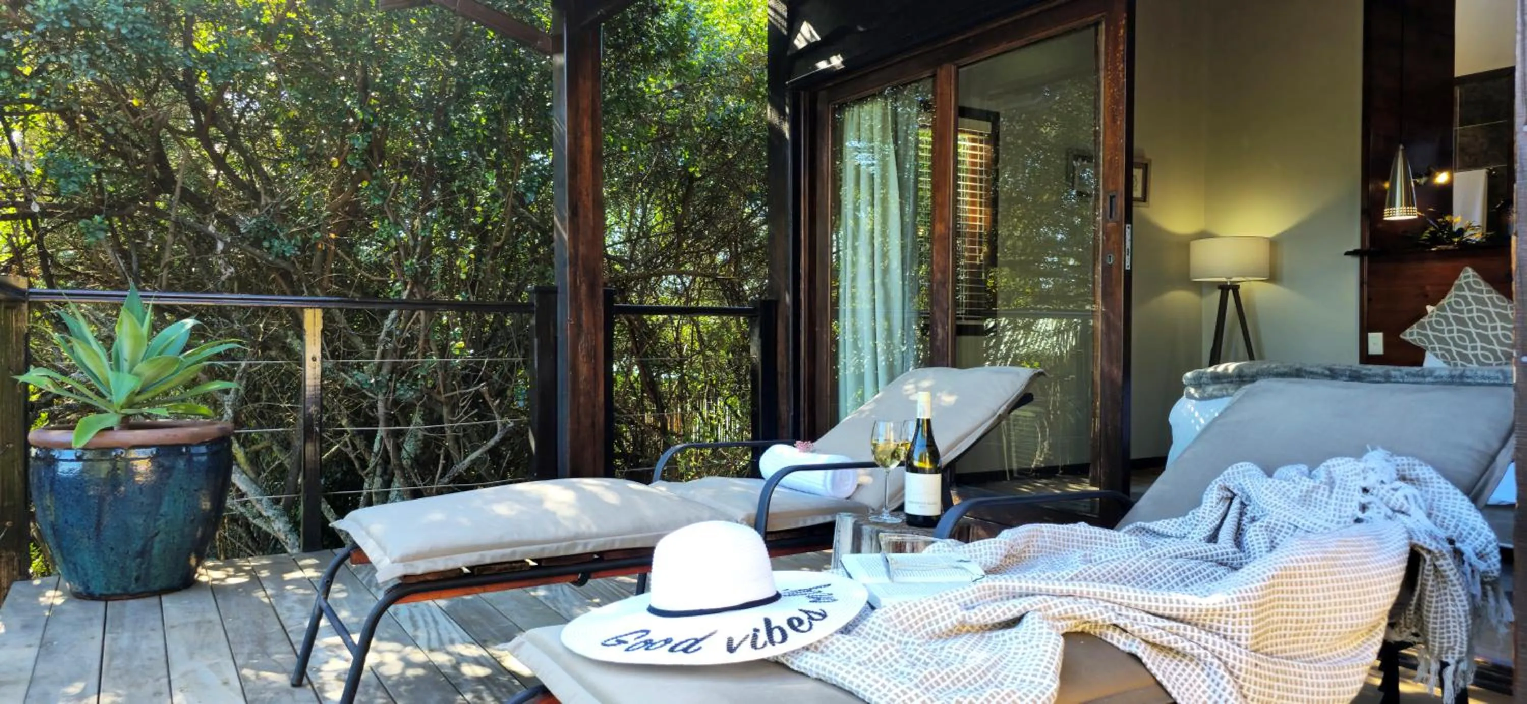 Balcony/Terrace in Elephant Hide of Knysna Guest Lodge