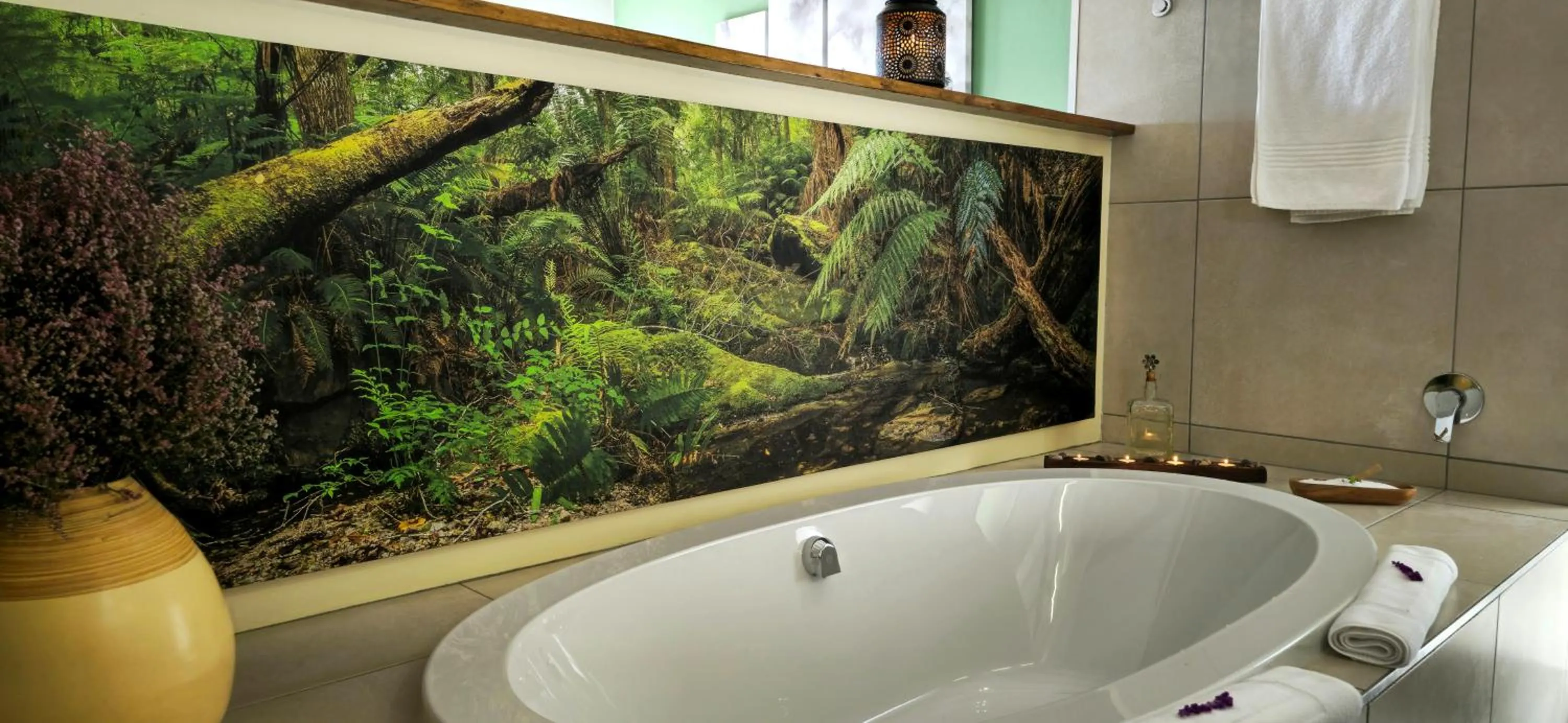 Bath in Elephant Hide of Knysna Guest Lodge