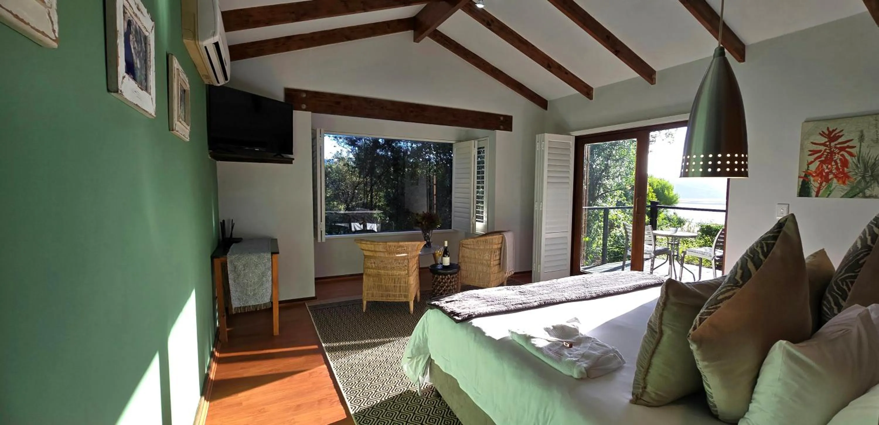 Bedroom, Bed in Elephant Hide of Knysna Guest Lodge