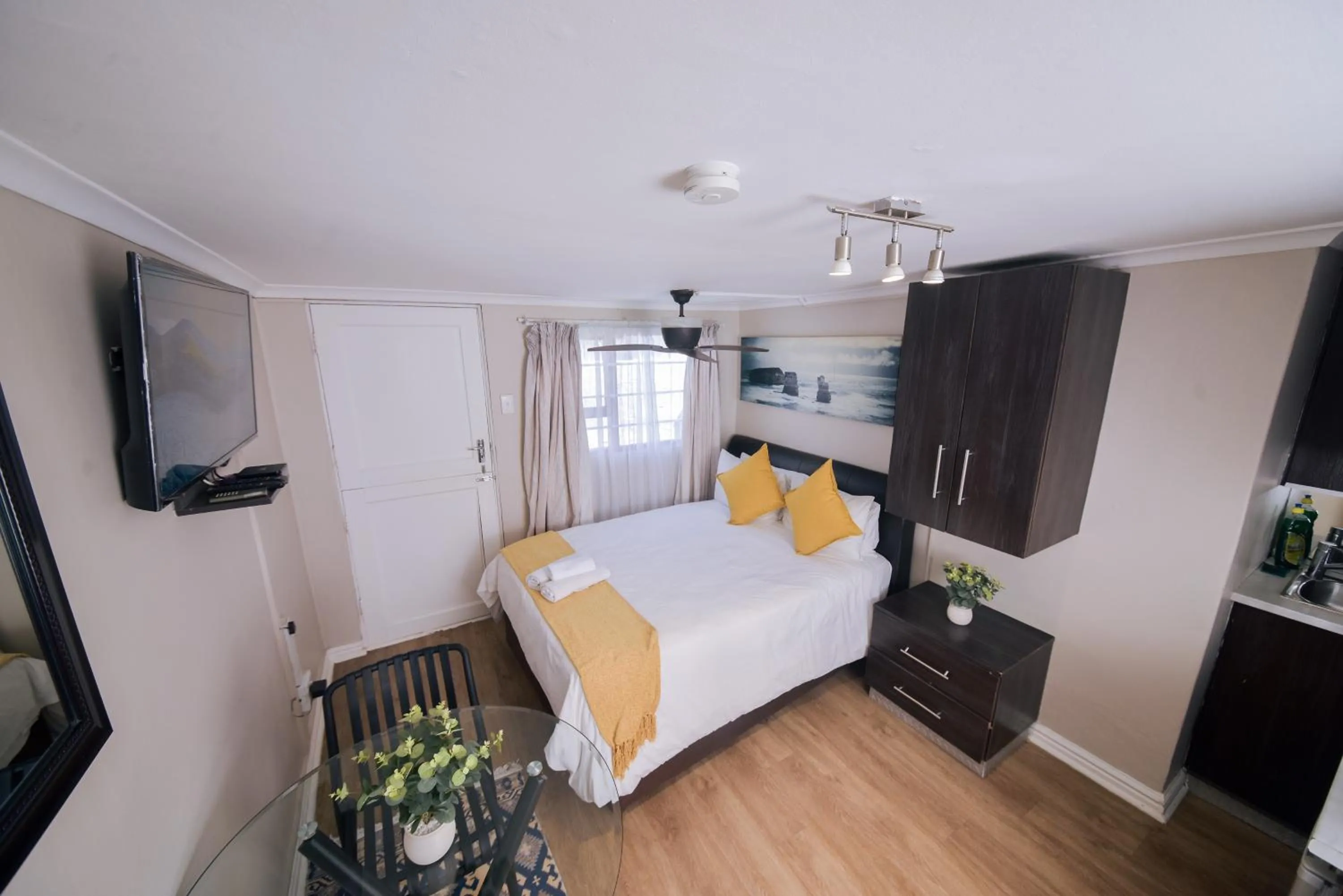 Deluxe Double Room with Shower in Faith, Hope & Love Self Catering