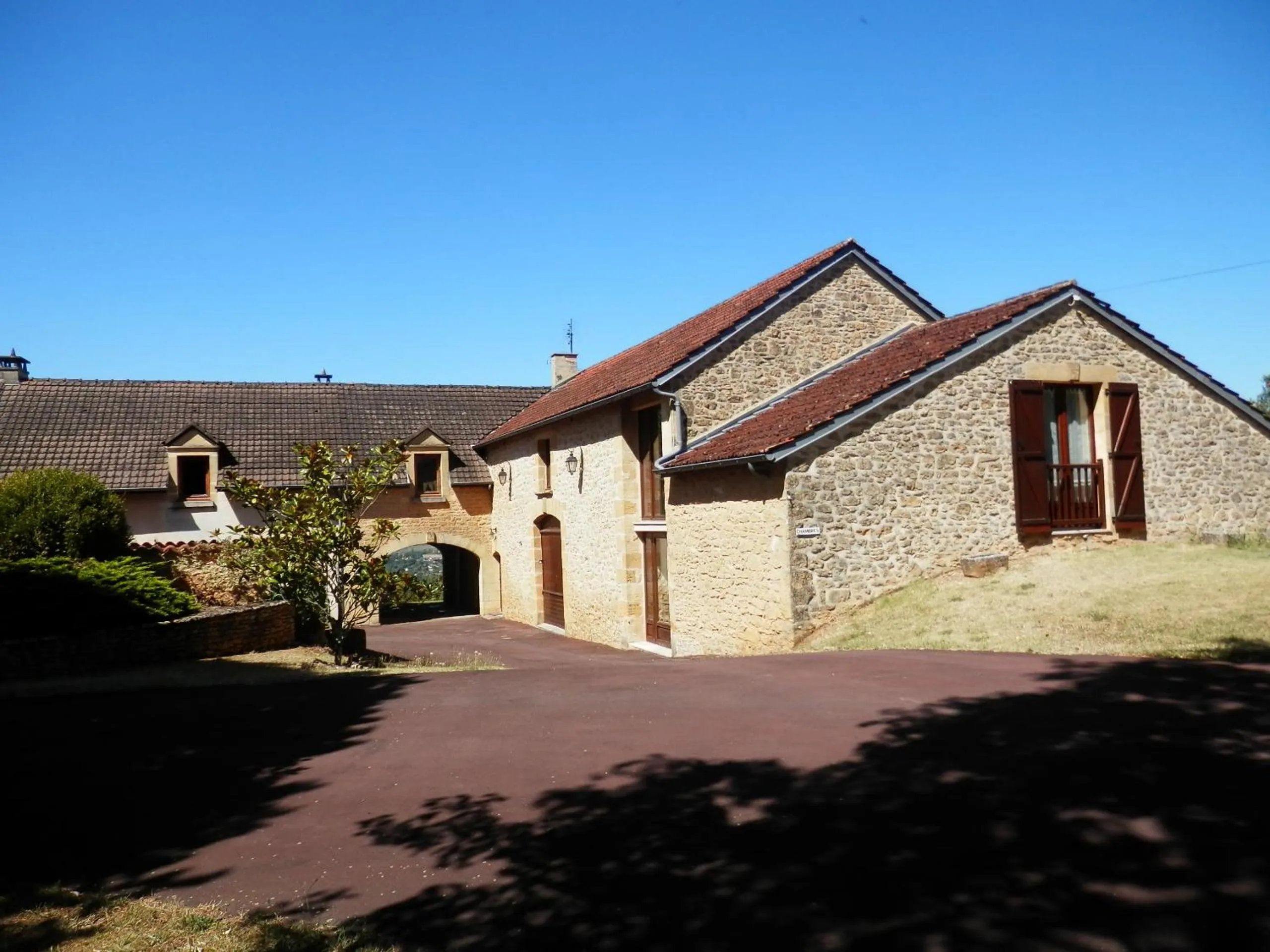 Facade/entrance in Domaine de Lascaux