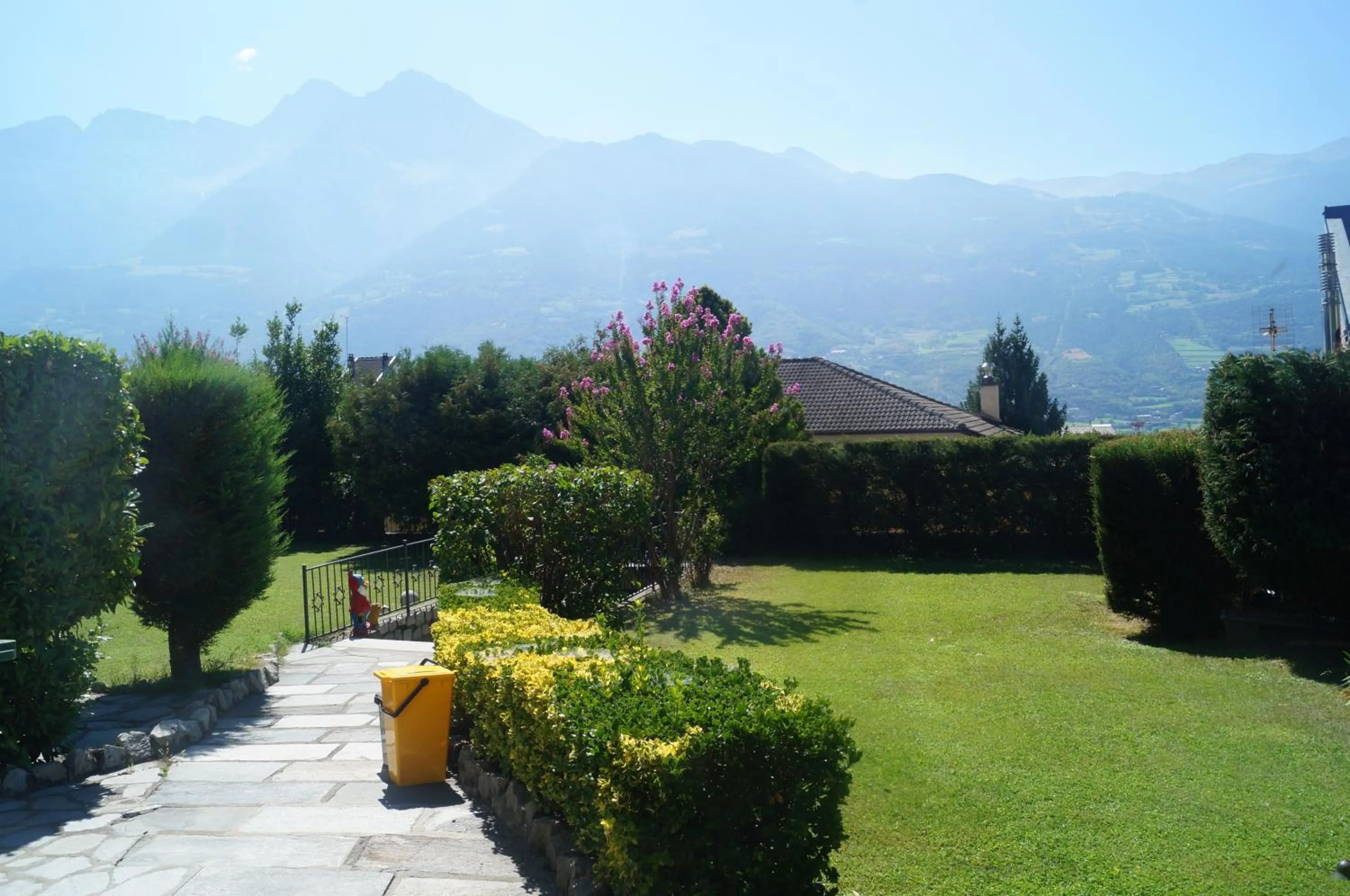 Garden view in Manad cod CIR n 0329