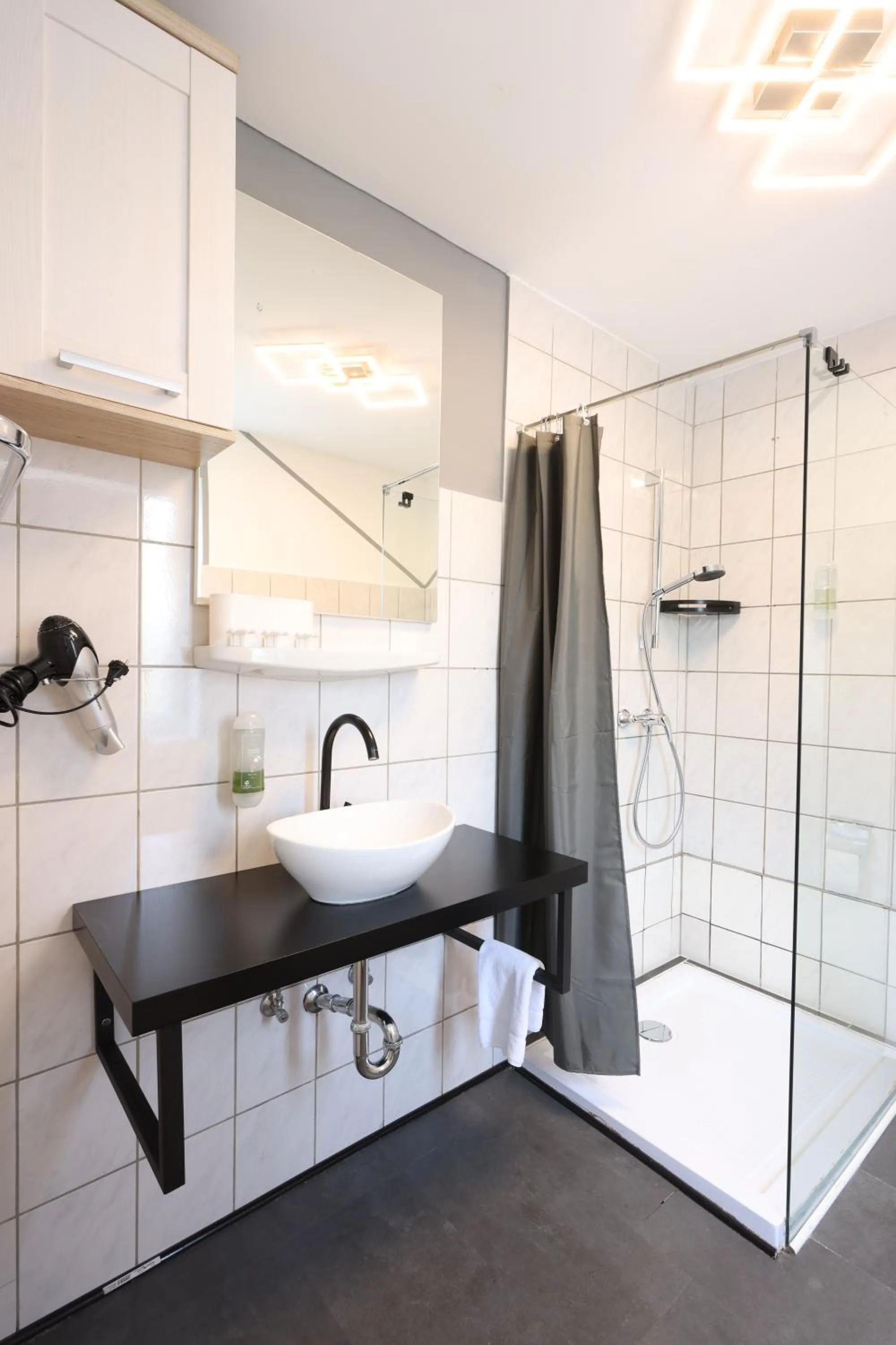 Shower in Green Seeblick Hotel am See