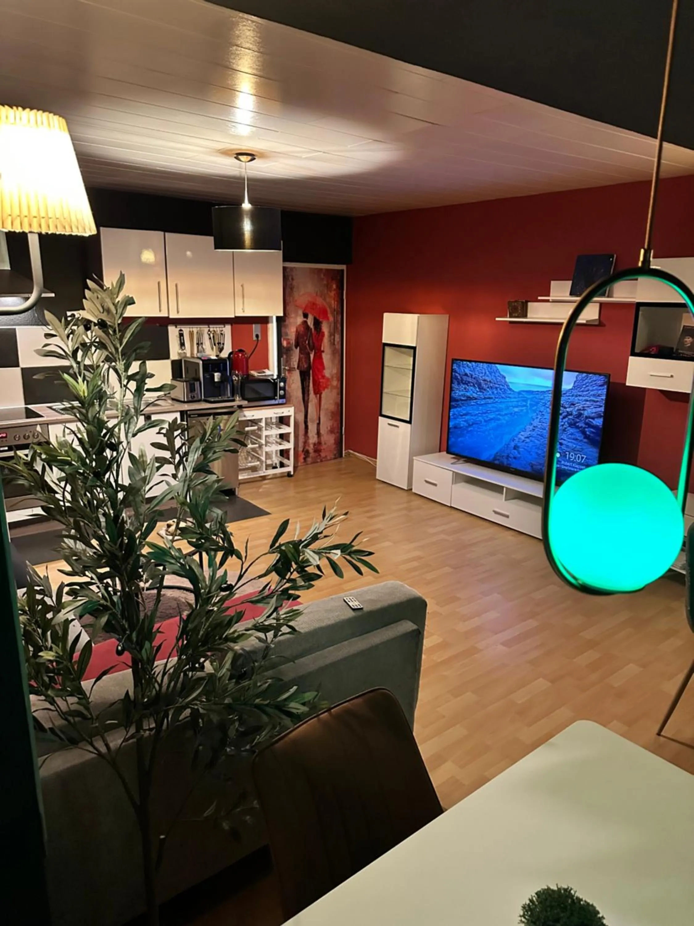 Communal lounge/ TV room in Seeblick Hotel am See