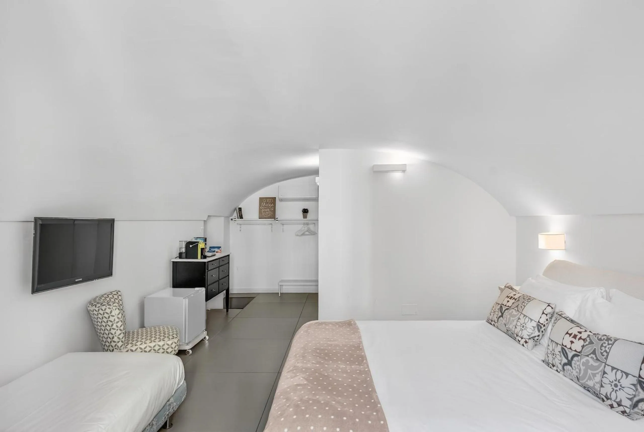 Communal lounge/ TV room, Bed in A Casa di Anna - Dimore Partenopee