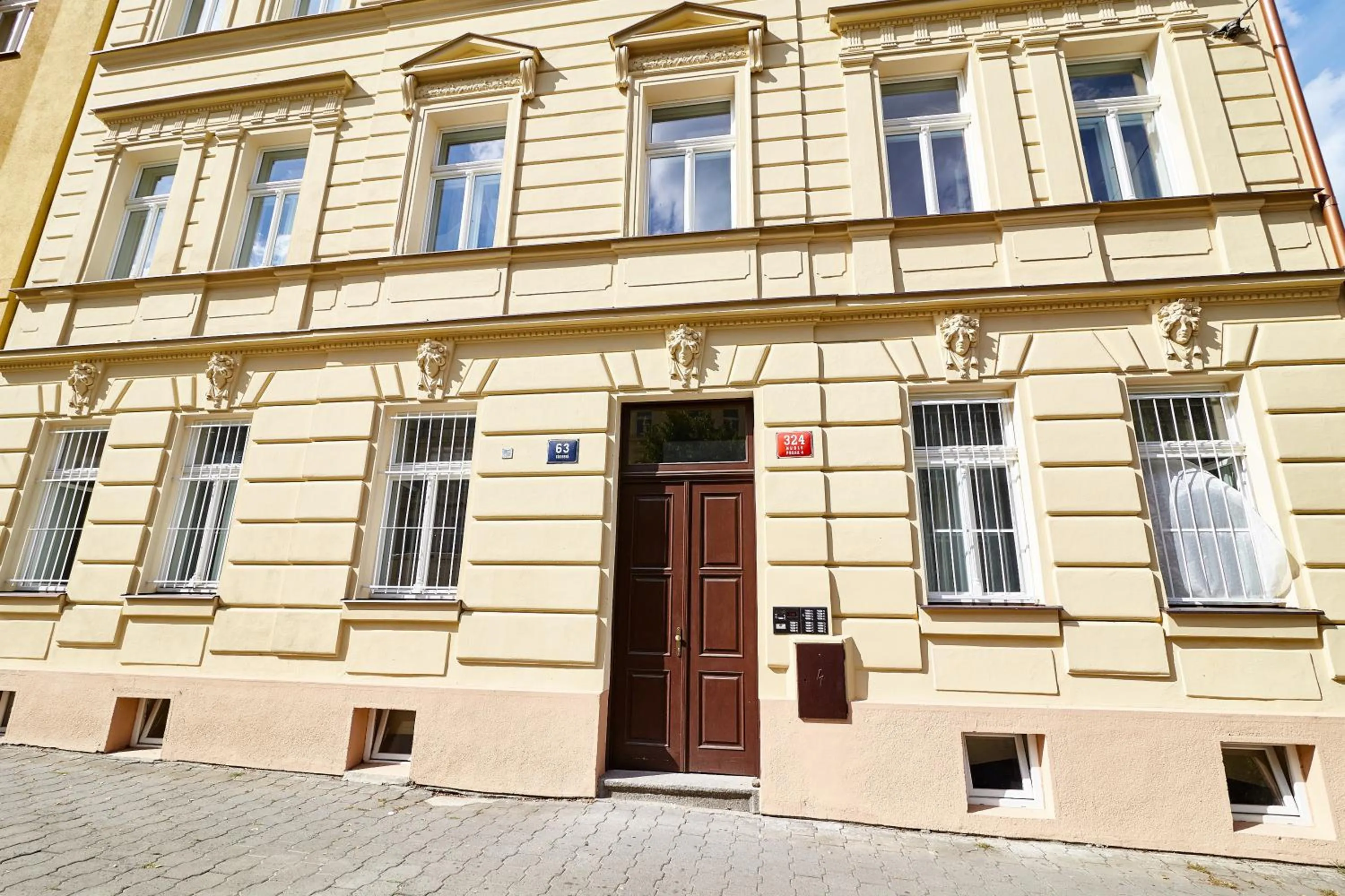 Facade/entrance in Kasablanka apartments