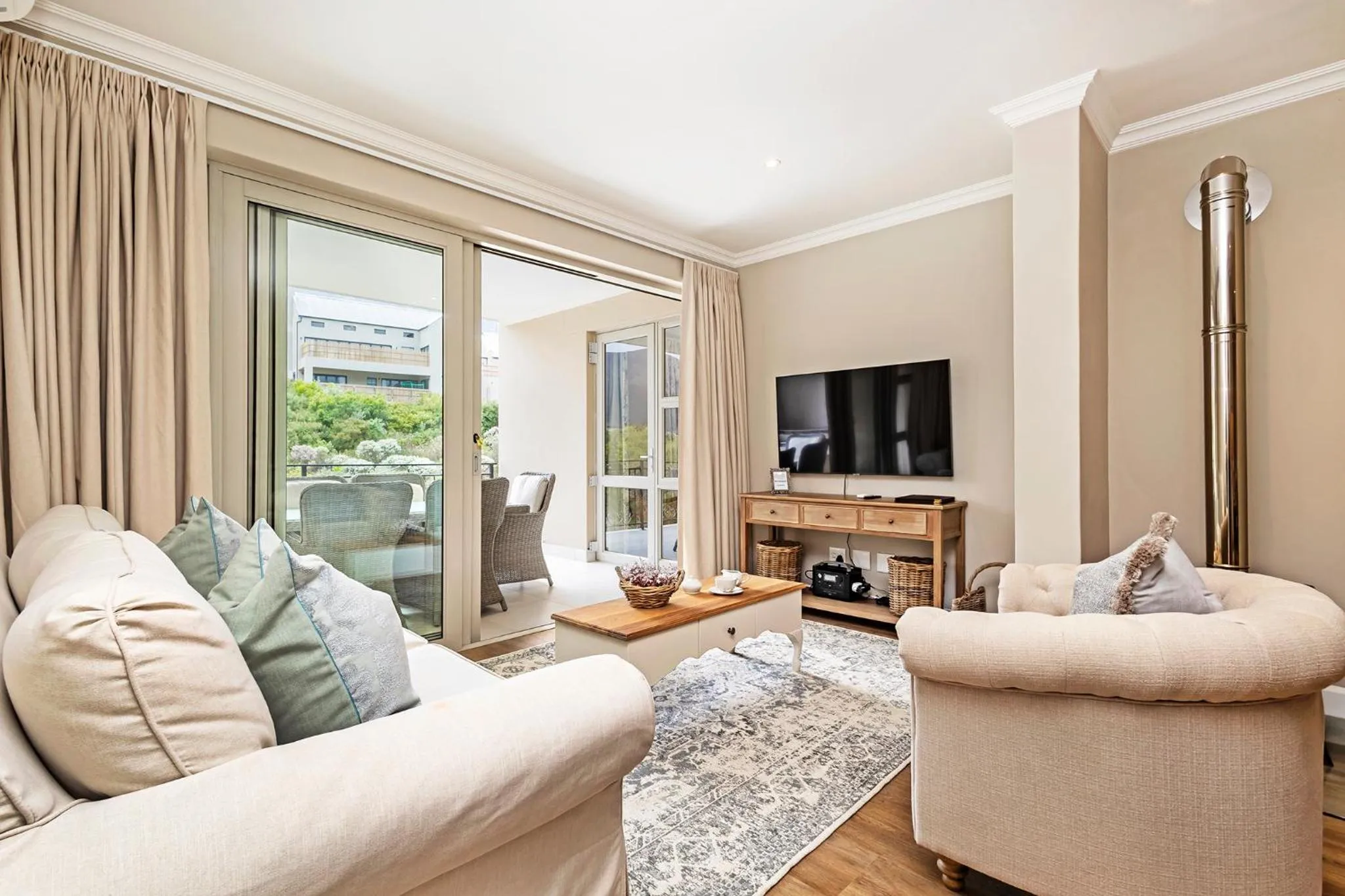 TV and multimedia in L'ermitage - Franschhoek Chateau & Villas