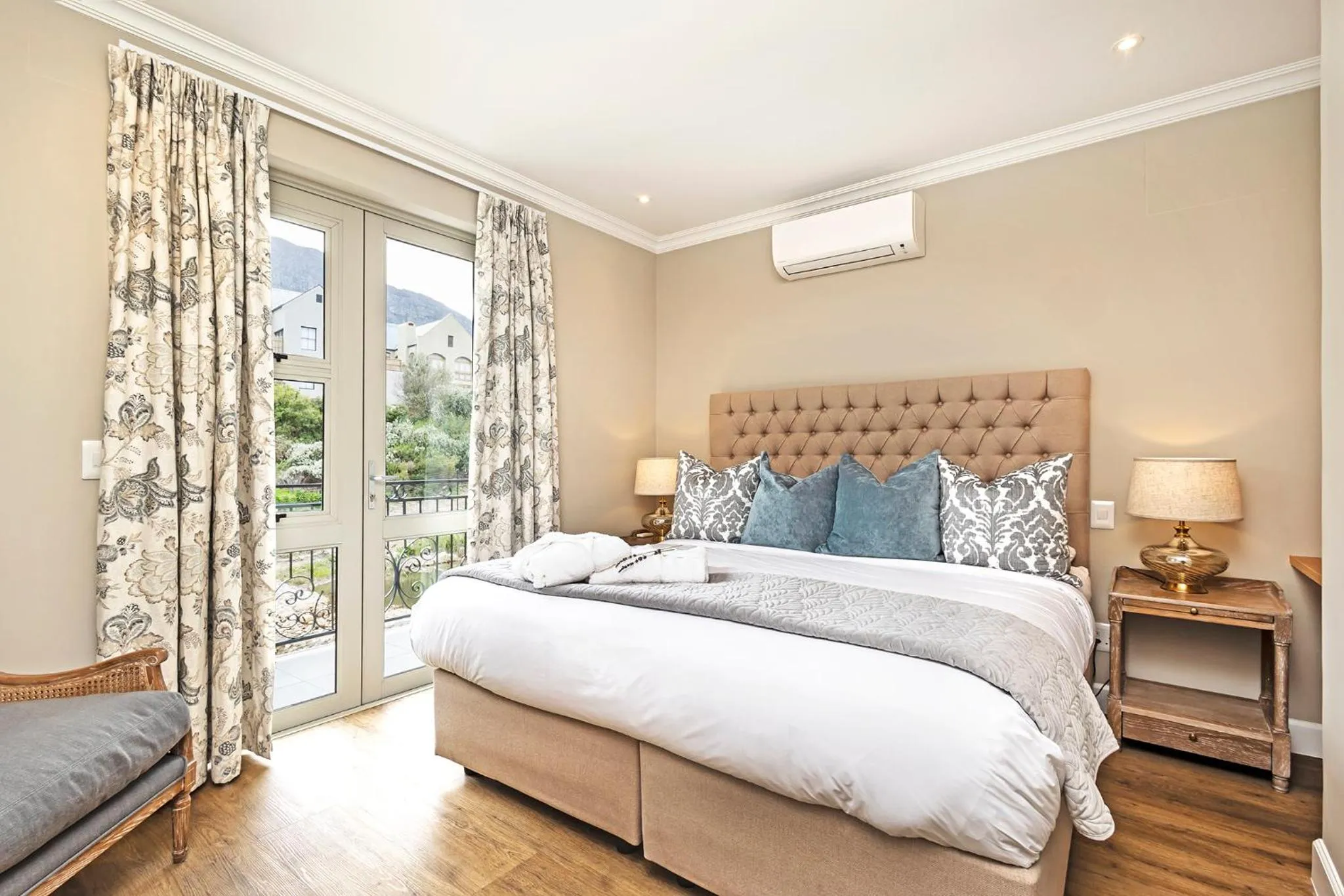 Bed in L'ermitage - Franschhoek Chateau & Villas