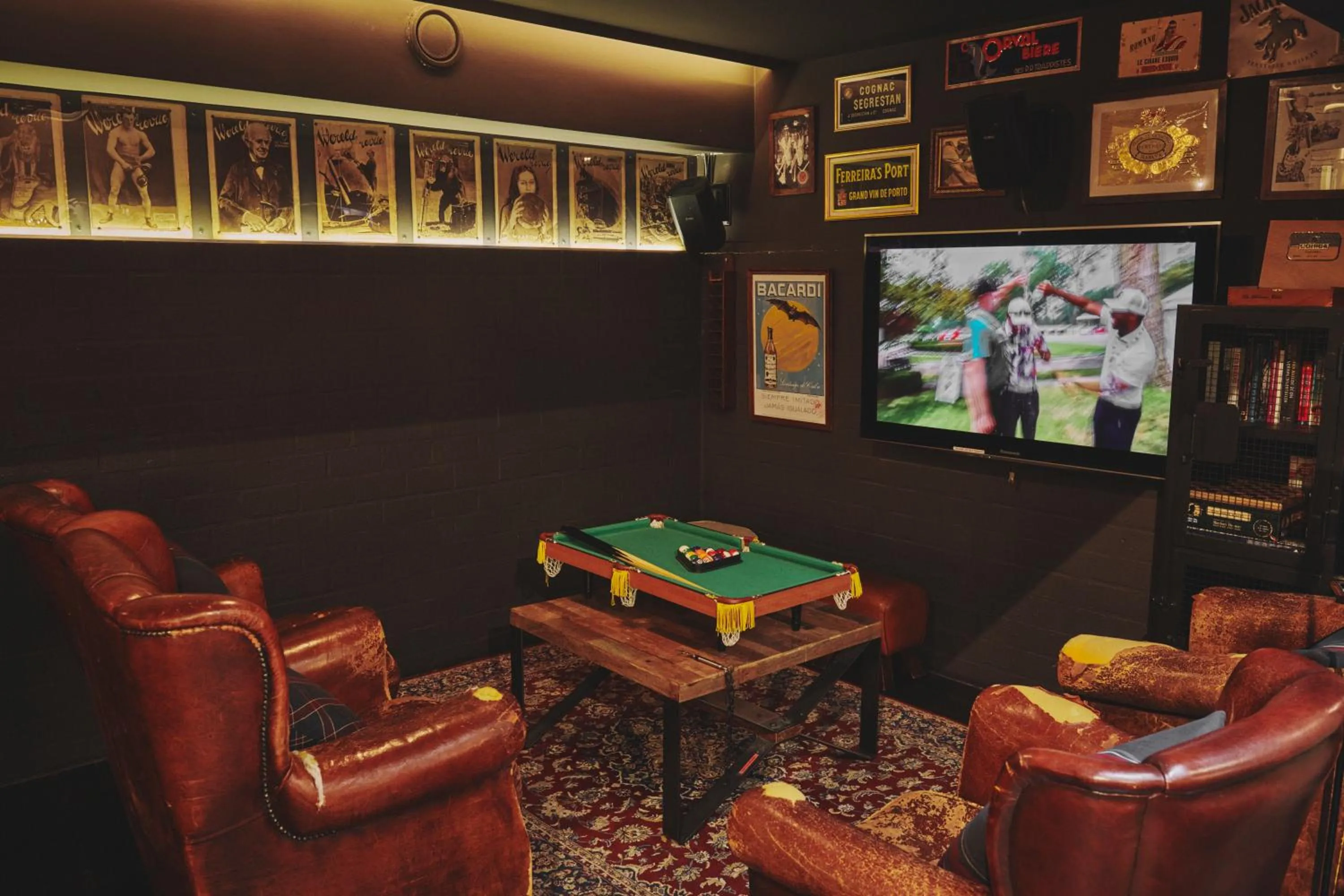 Communal lounge/ TV room in The Legacy by 2GO4 City Center