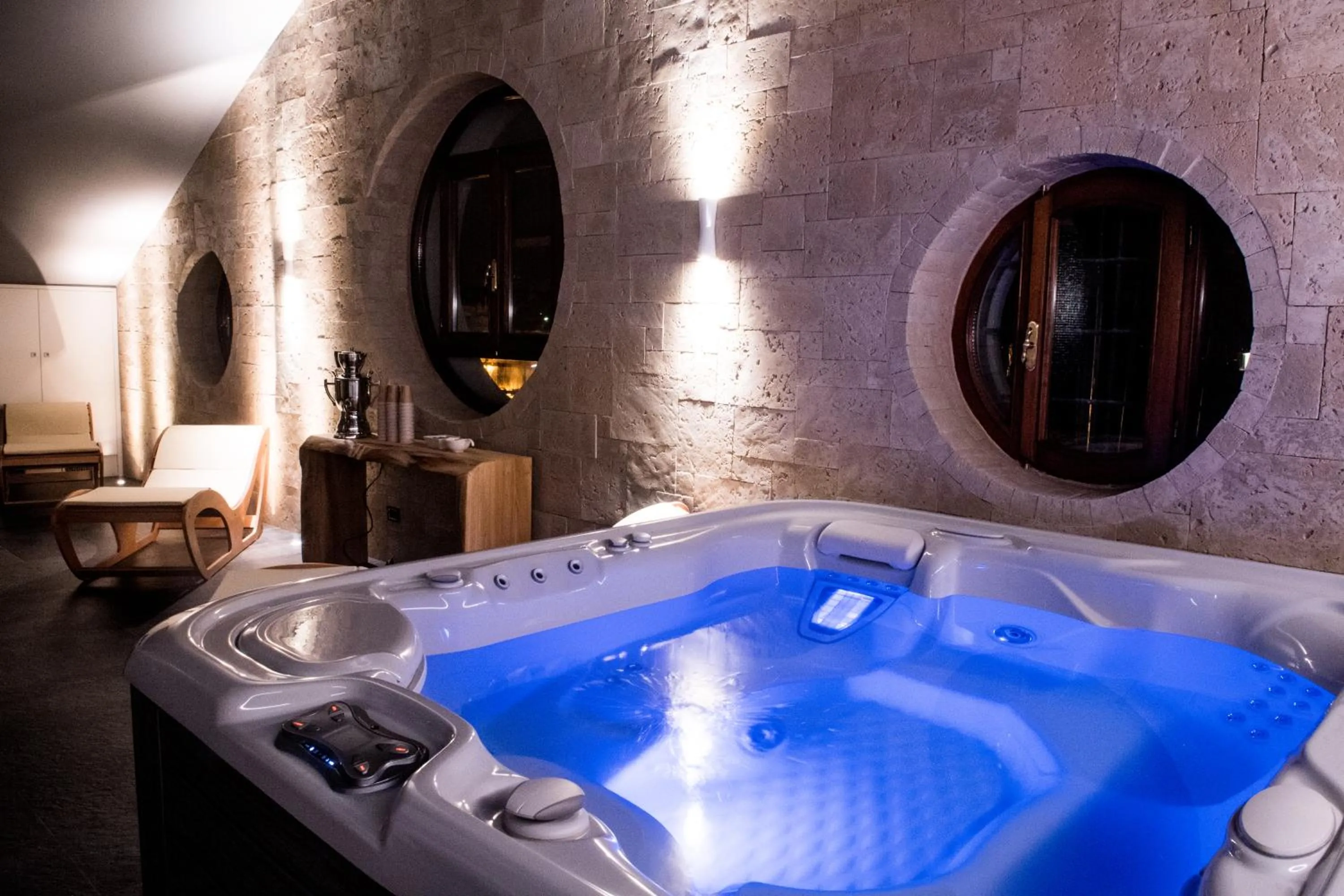 Hot Tub in Relais Santo Stefano