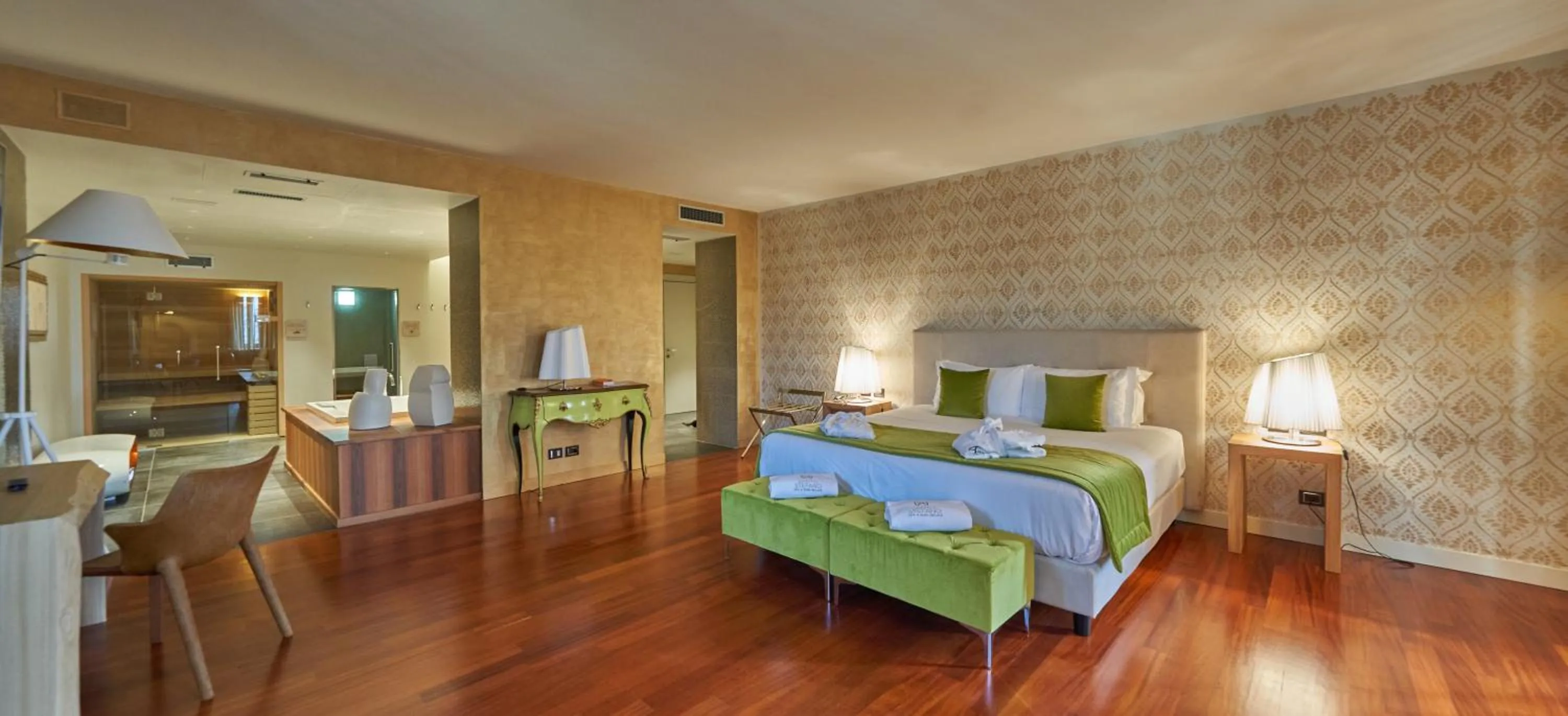Photo of the whole room, Bed in Relais Santo Stefano