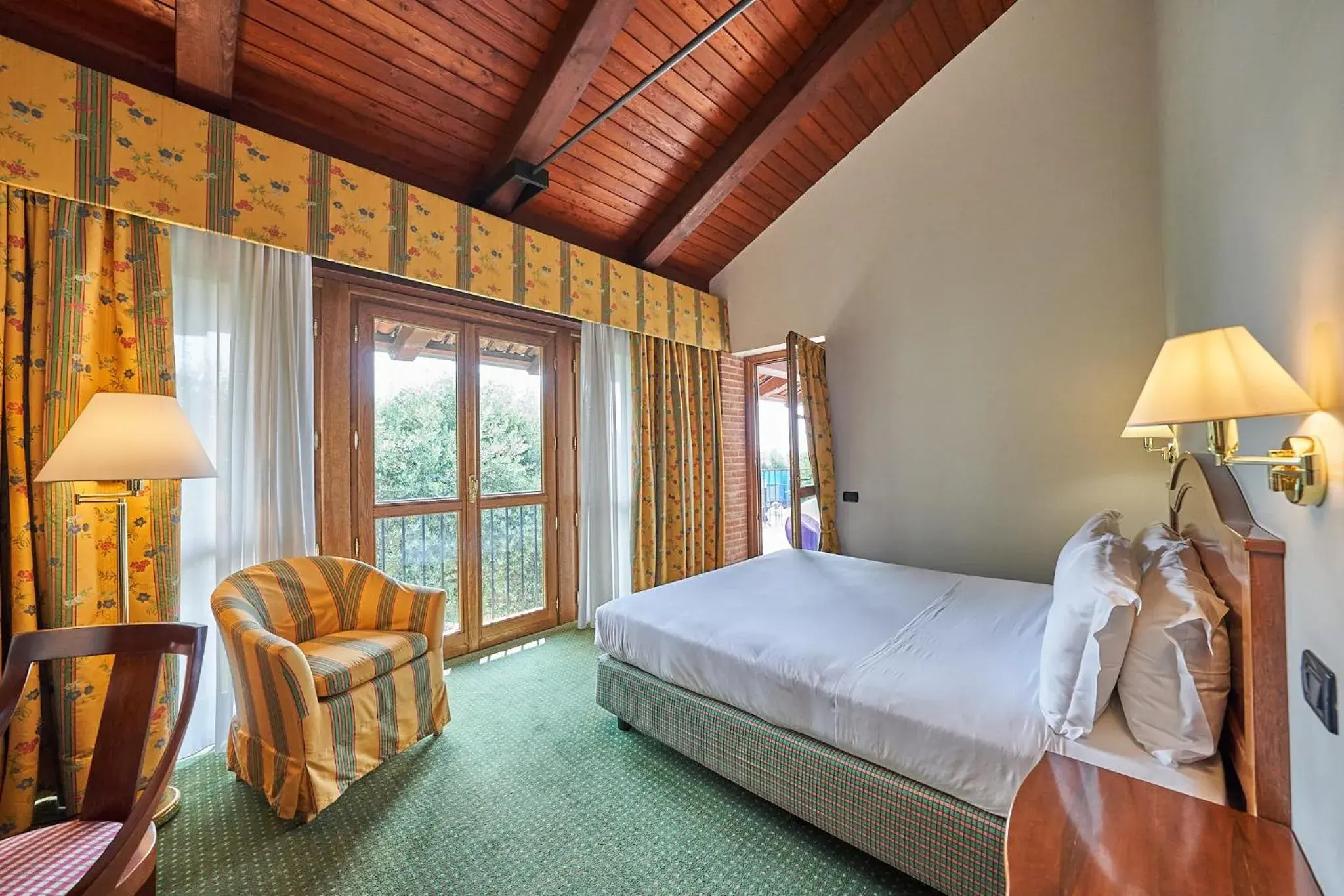 Deluxe Double Room with Balcony in Relais Santo Stefano Deluxe Double Room with Balcony in Relais Santo Stefano