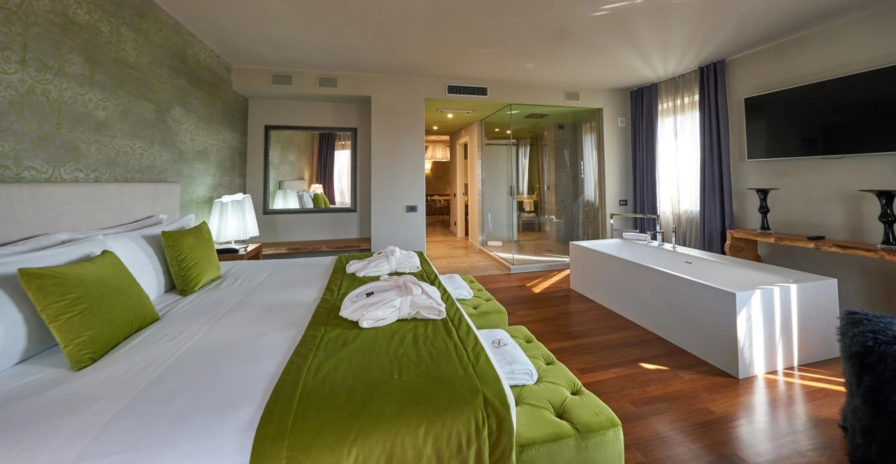 Photo of the whole room, Bed in Relais Santo Stefano