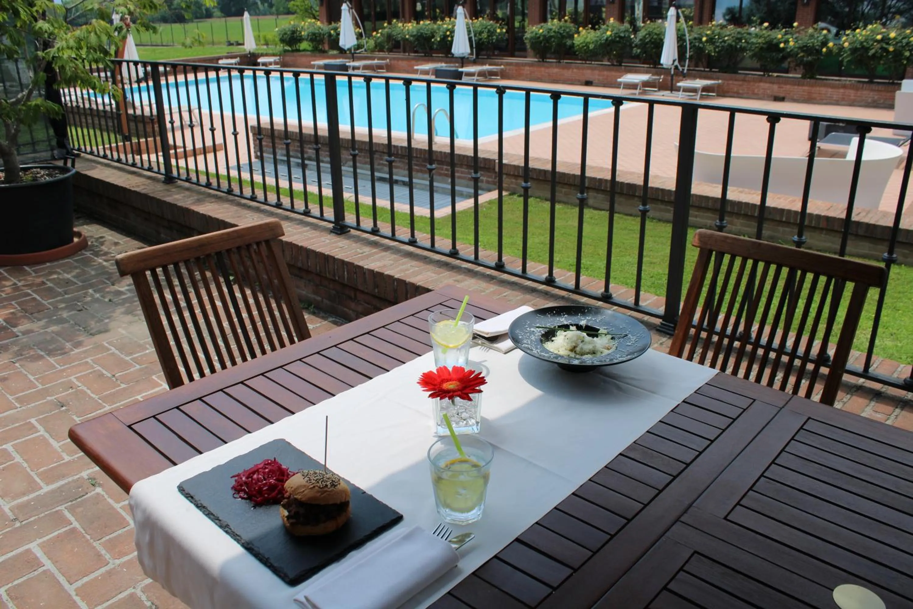 Restaurant/places to eat in Relais Santo Stefano