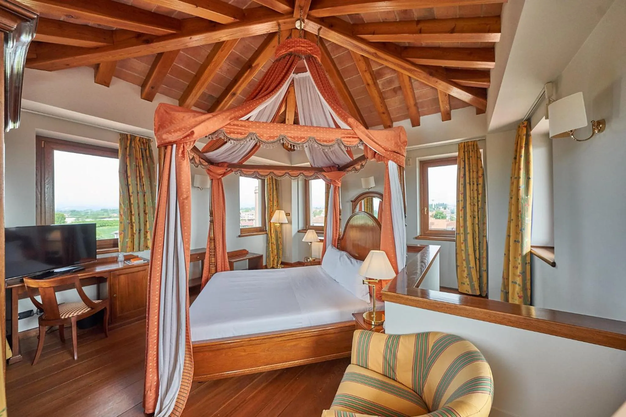 Photo of the whole room, Bed in Relais Santo Stefano