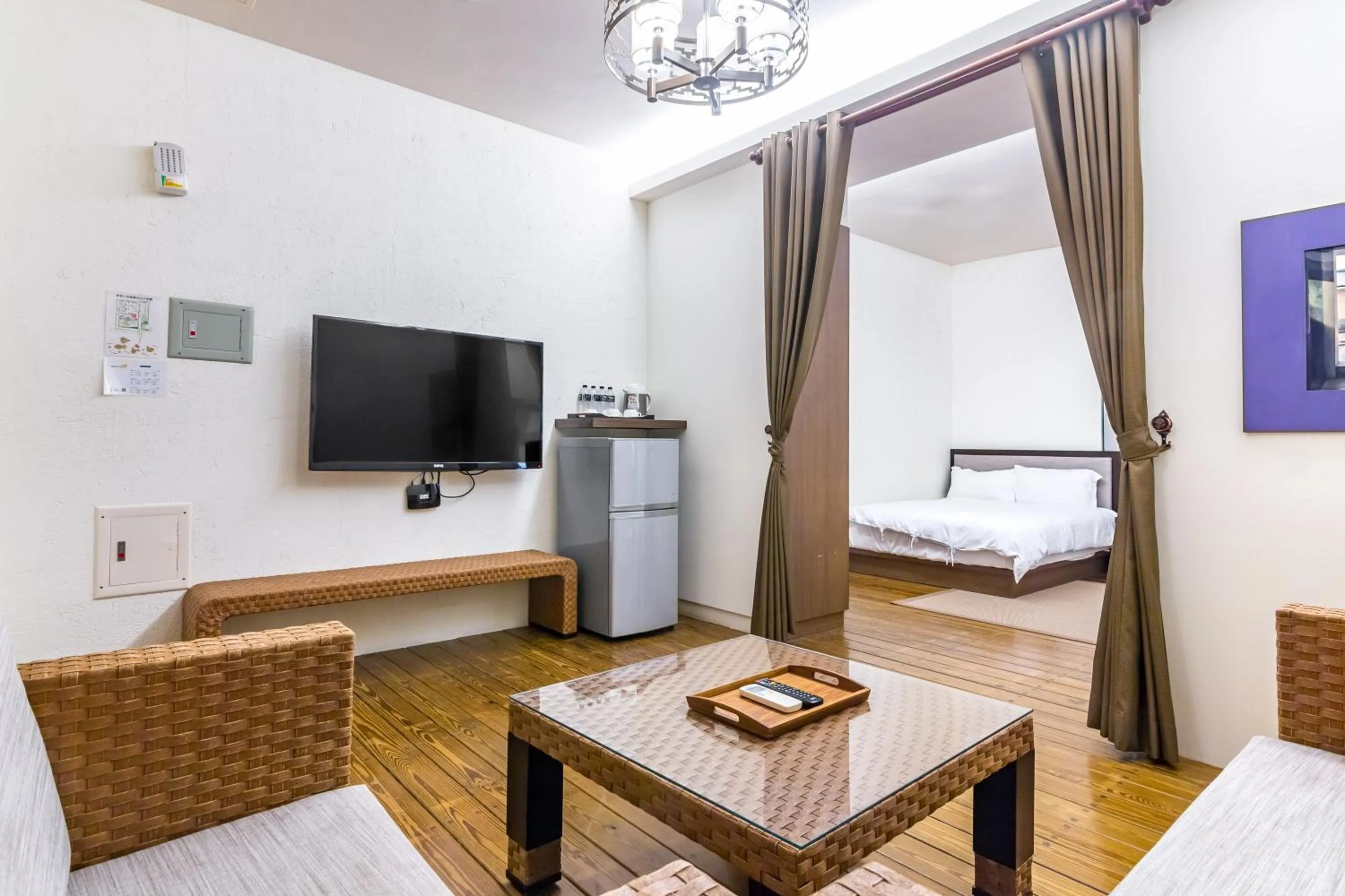 Photo of the whole room in Ville Greensward