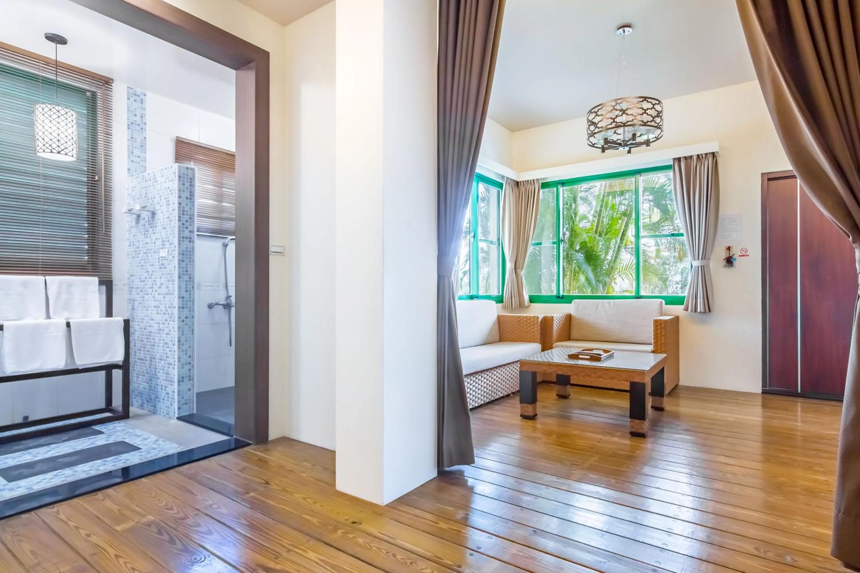 Decorative detail in Ville Greensward