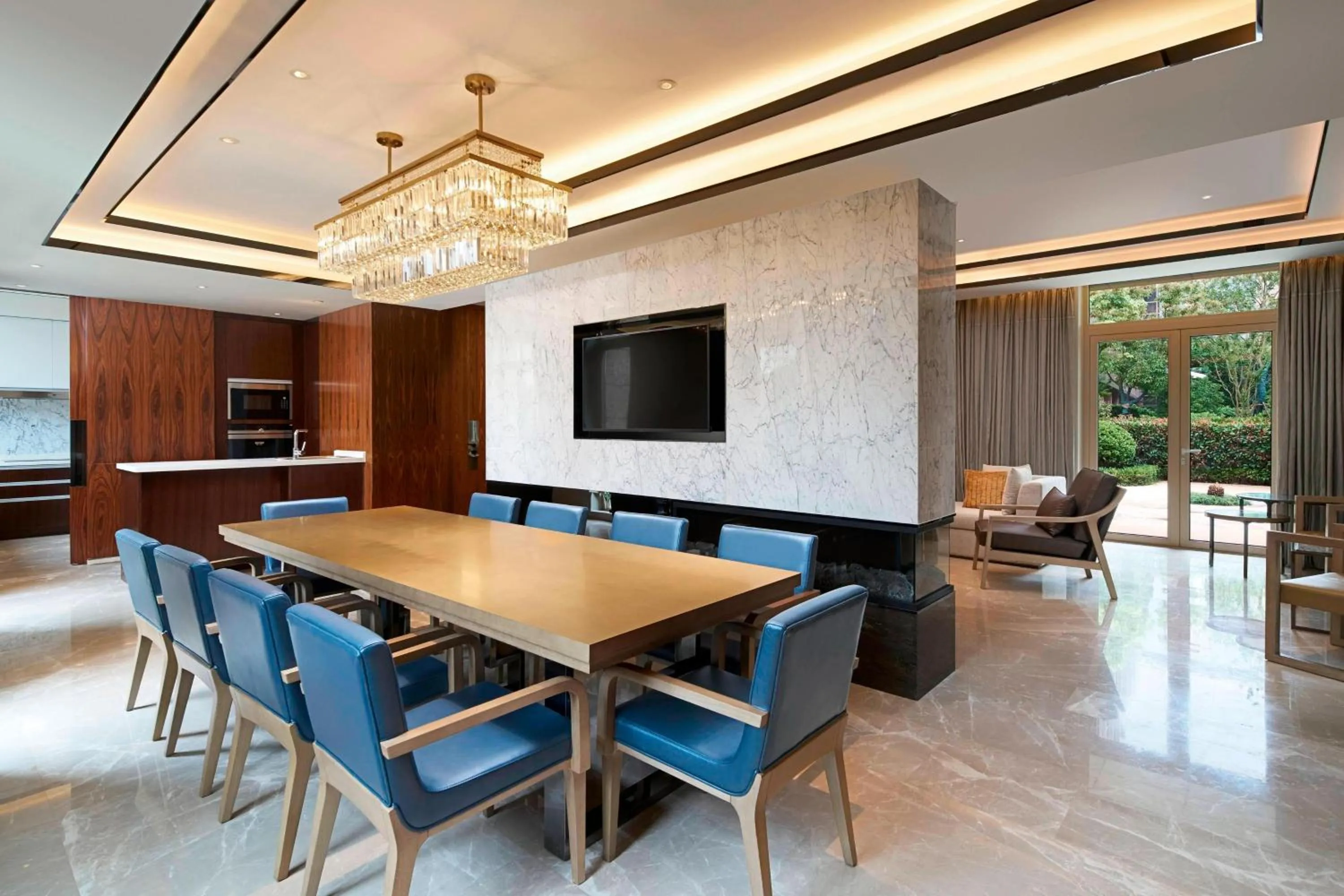 Living room in Sheraton Shanghai Chongming Hotel