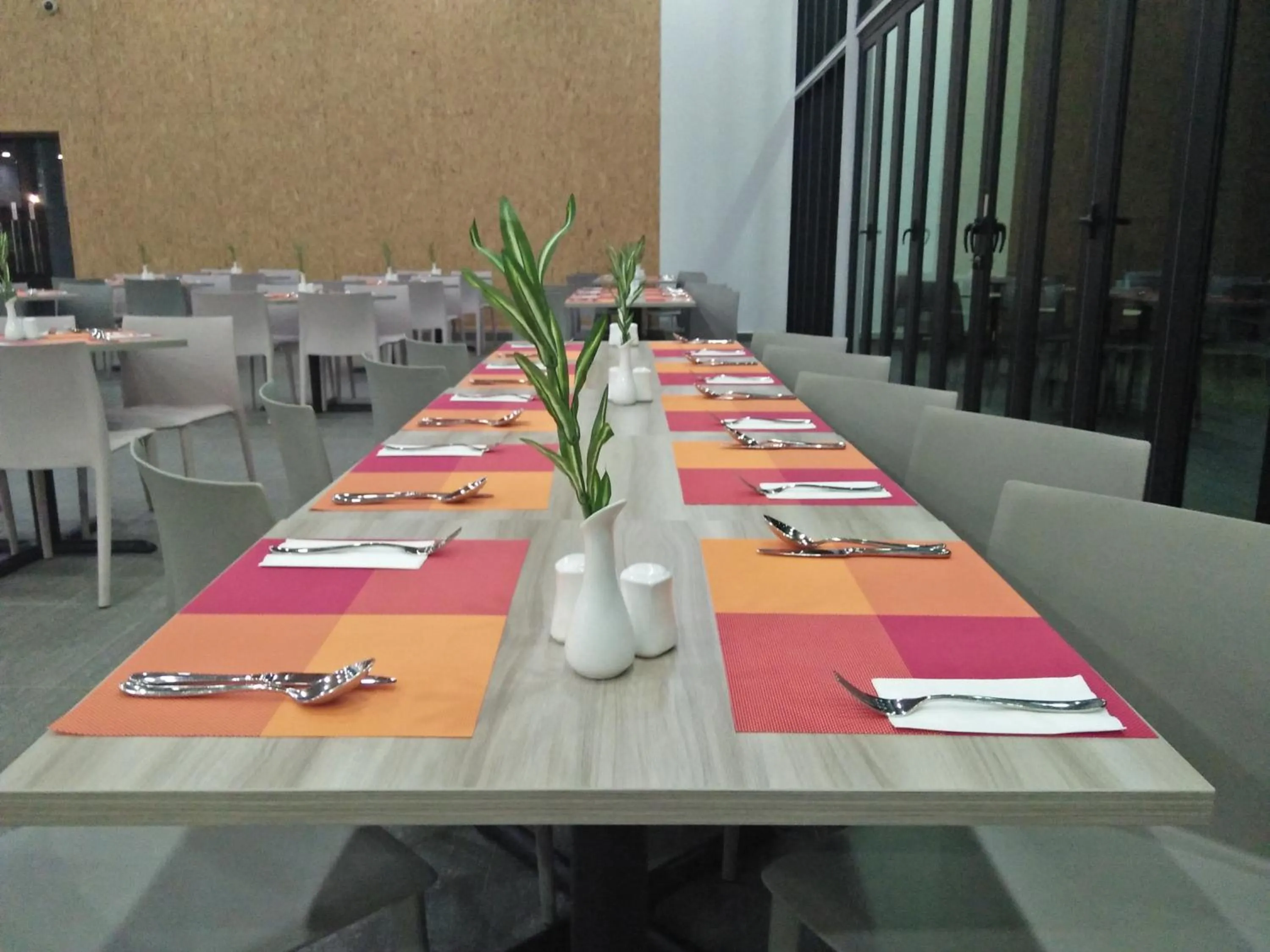 Restaurant/places to eat in Lakeview Terrace Resort Pengerang