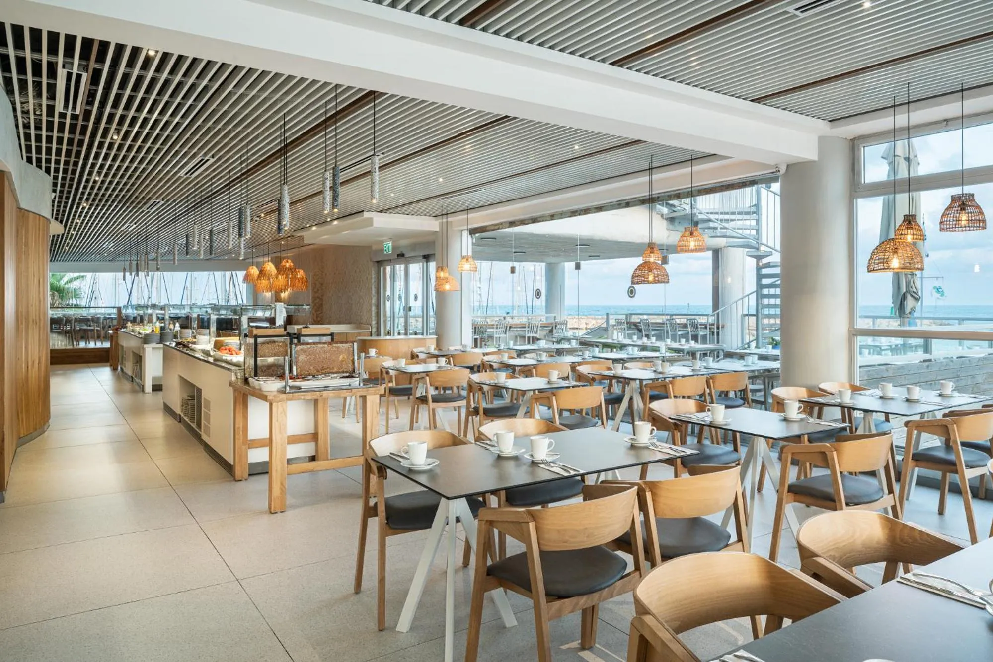 Breakfast in Carlton Tel Aviv Hotel – Luxury on the Beach