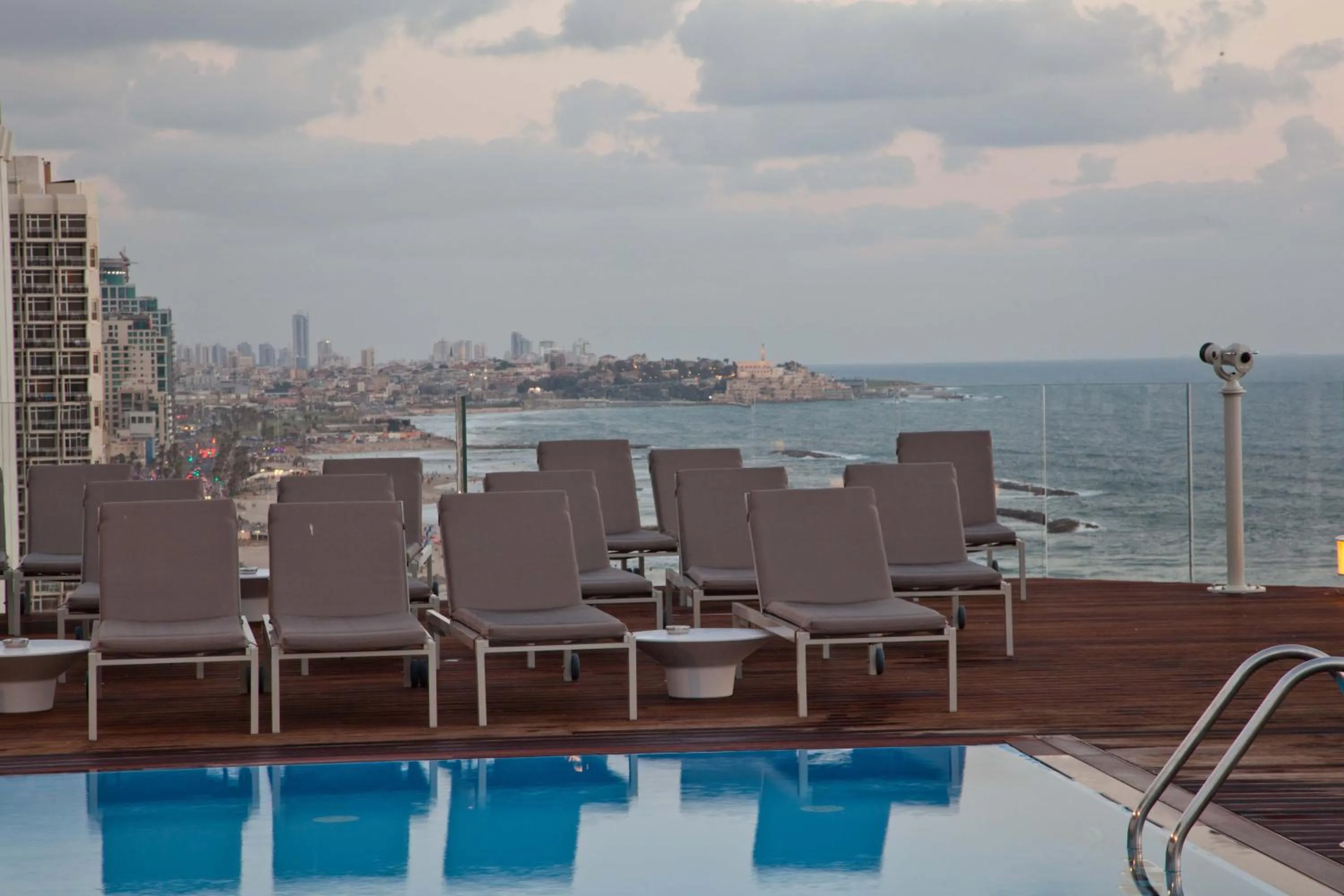 Sea view in Carlton Tel Aviv Hotel – Luxury on the Beach