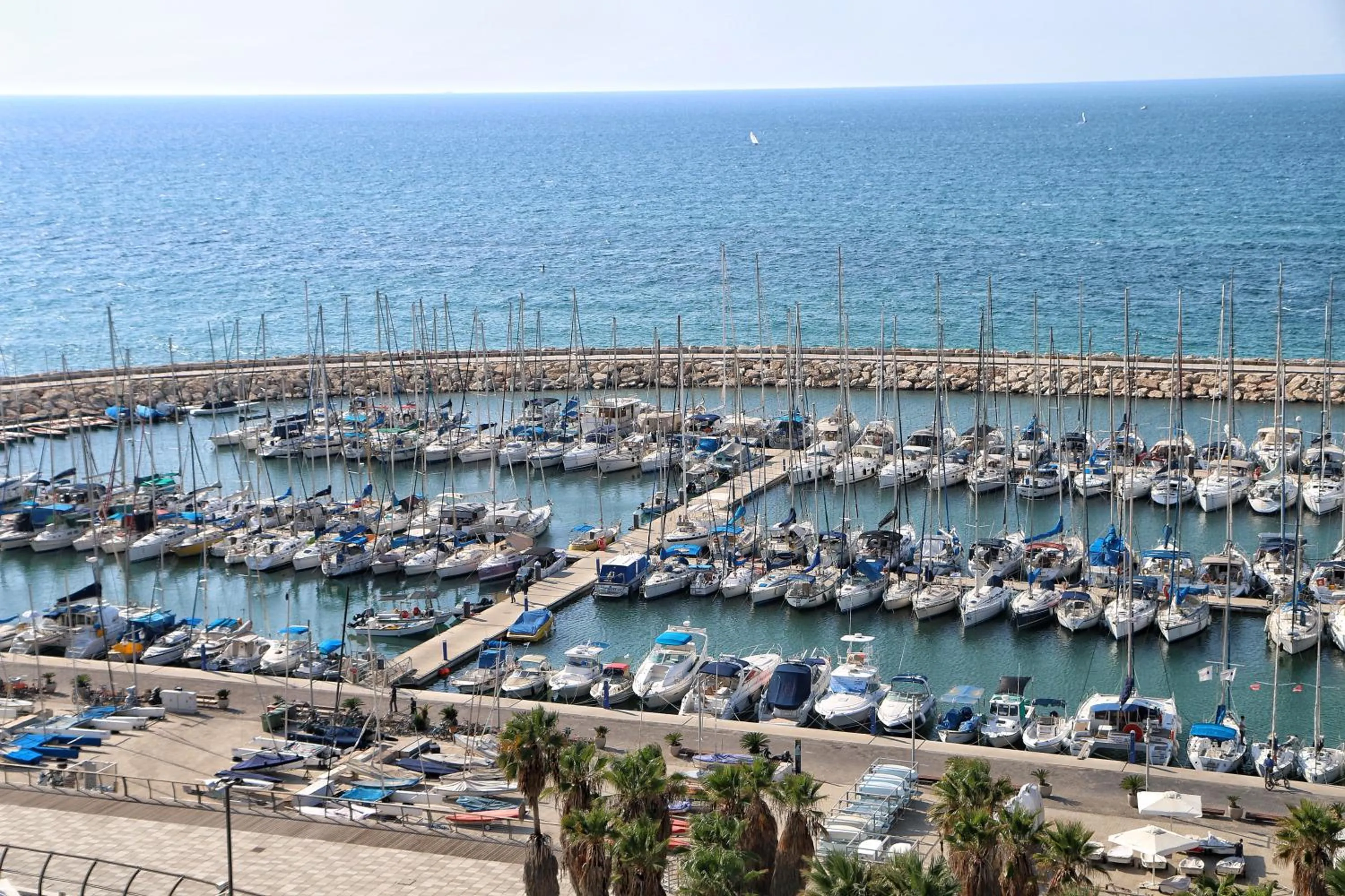 Sea view in Carlton Tel Aviv Hotel – Luxury on the Beach