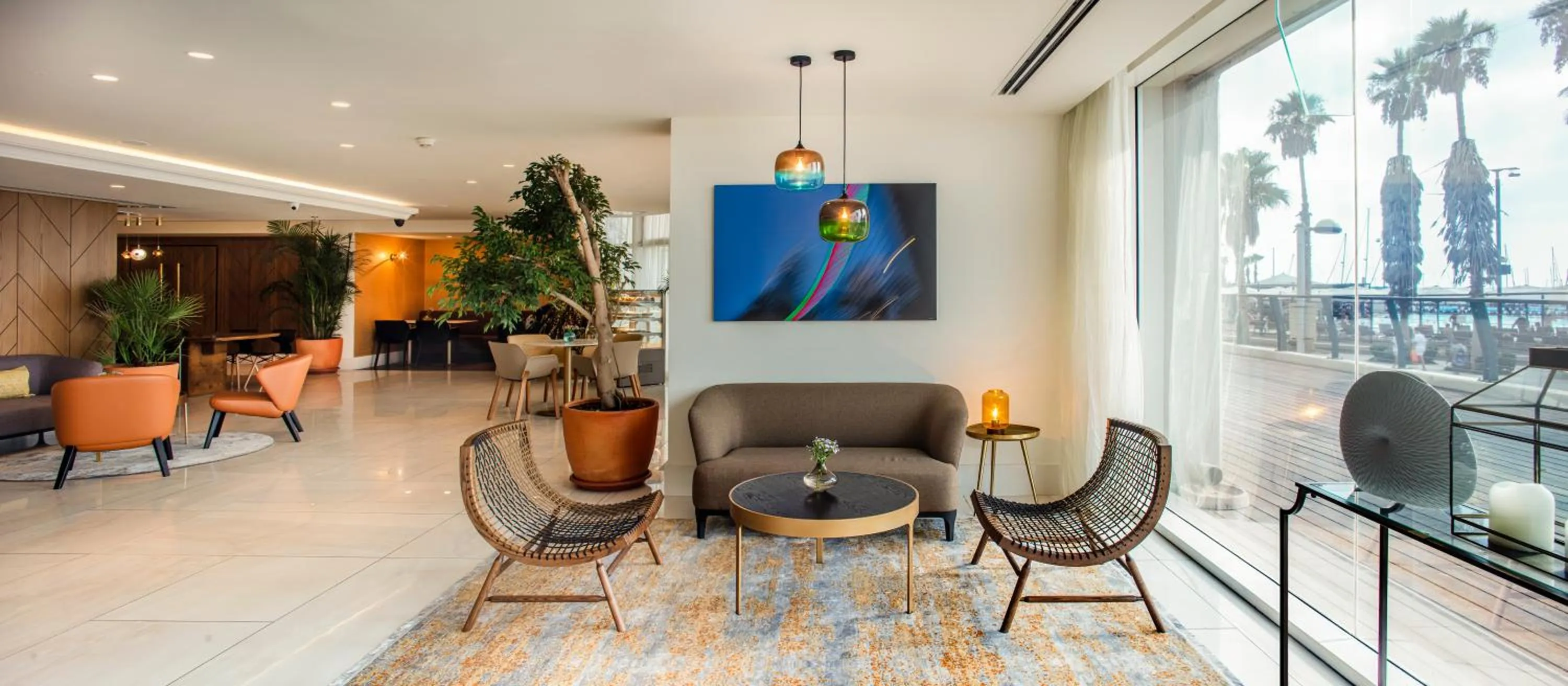Lobby or reception in Carlton Tel Aviv Hotel – Luxury on the Beach