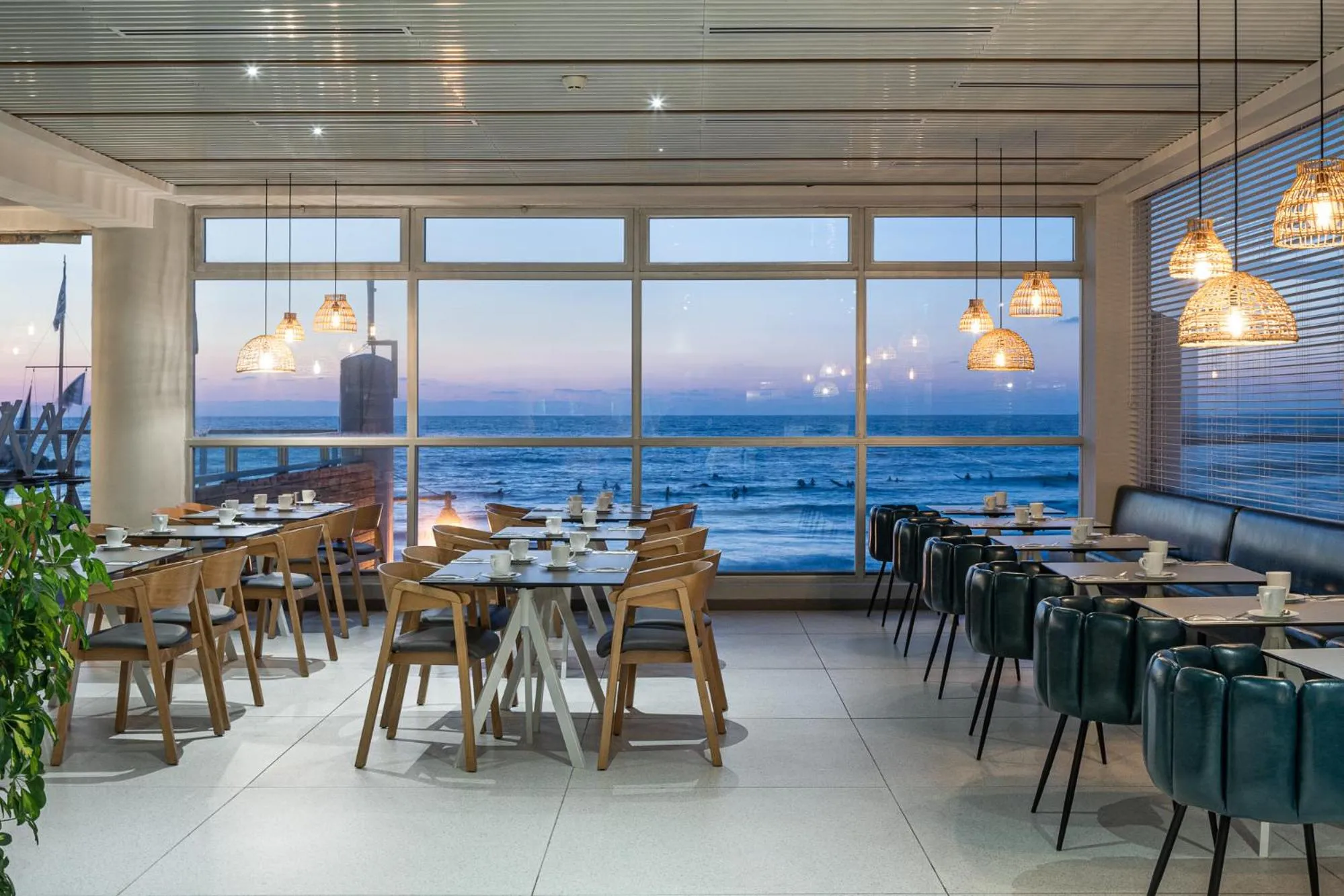 Breakfast in Carlton Tel Aviv Hotel – Luxury on the Beach